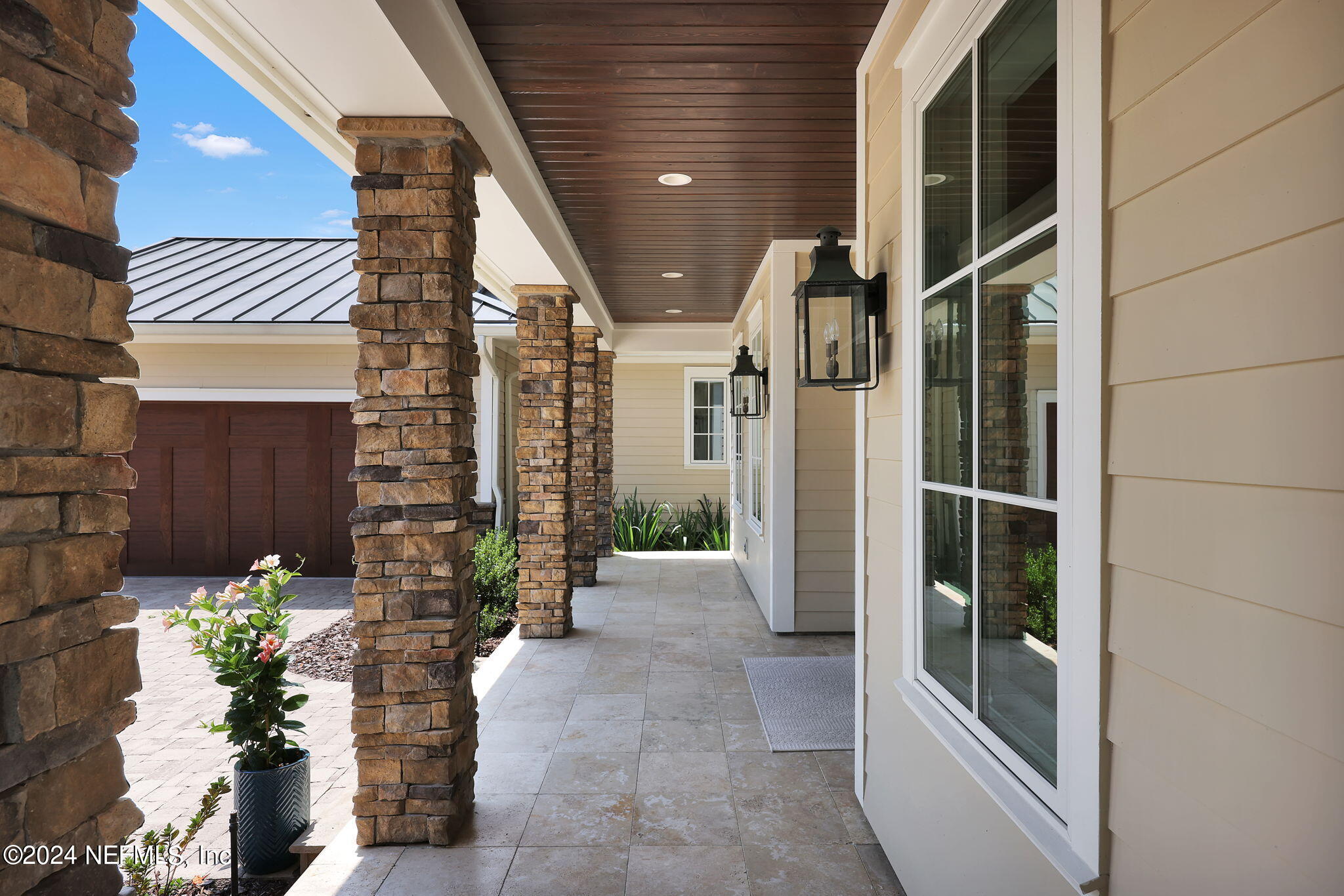 347 S ROSCOE Boulevard