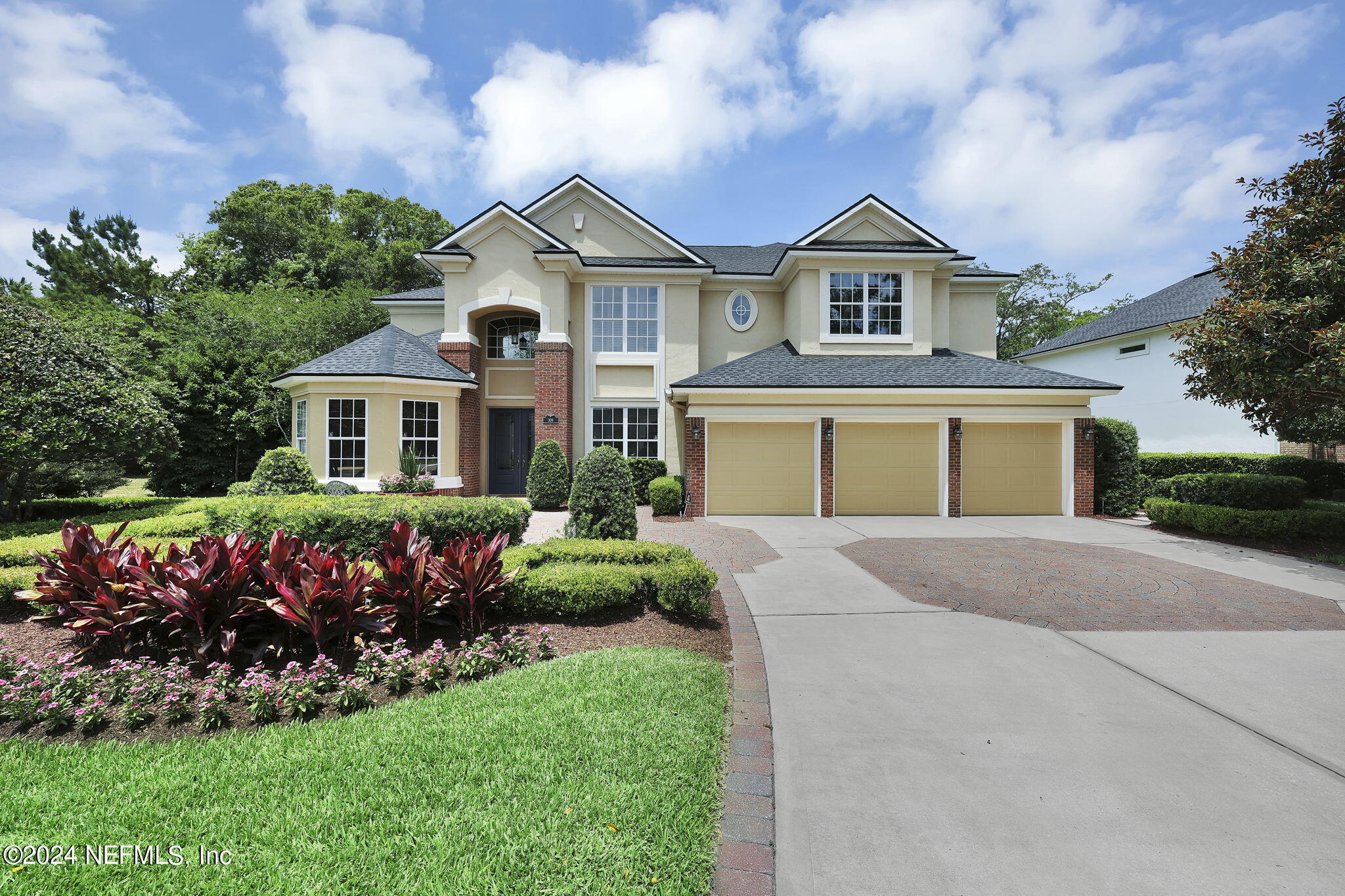 309 N SHIPWRECK Avenue