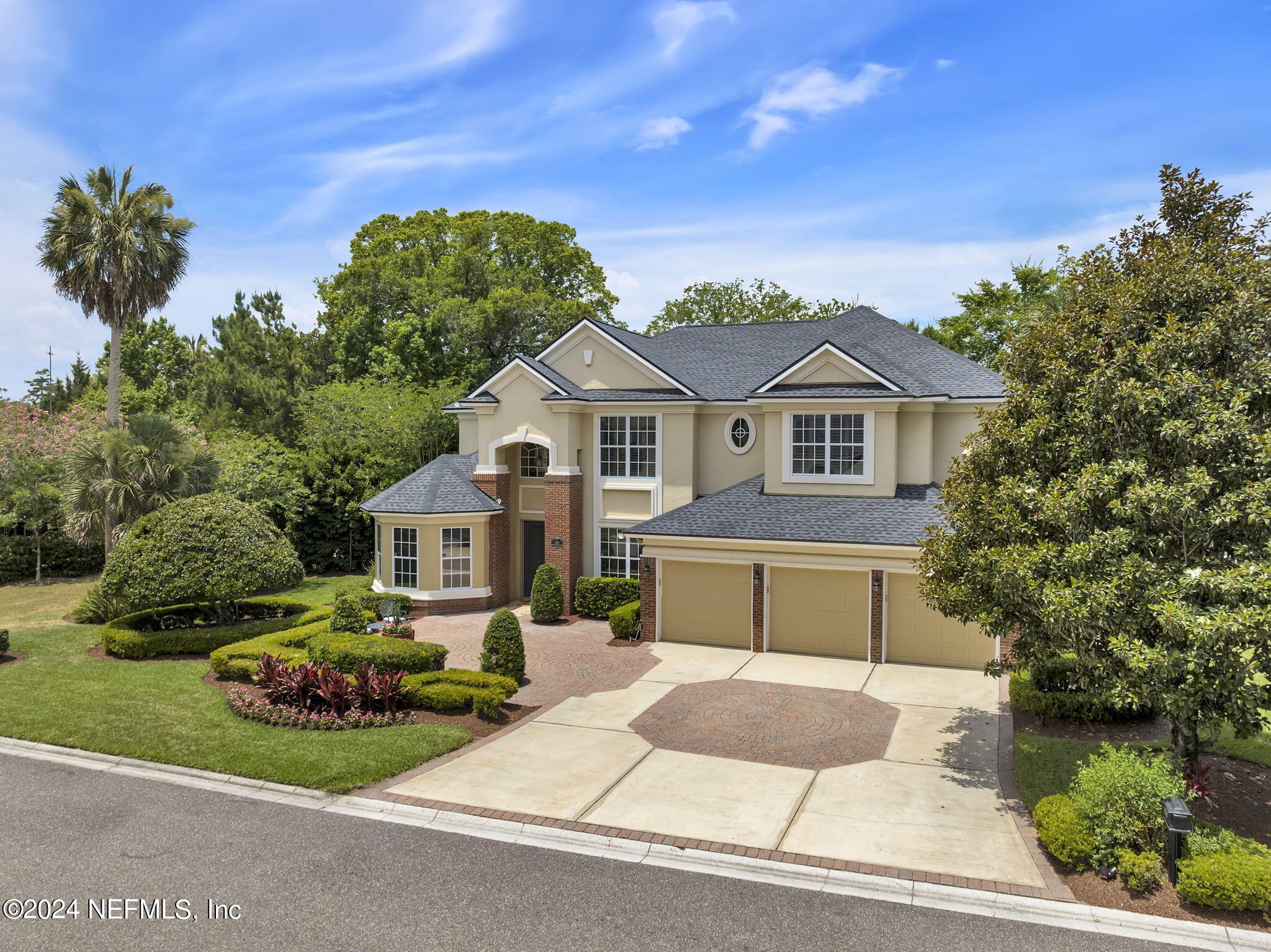 309 N SHIPWRECK Avenue