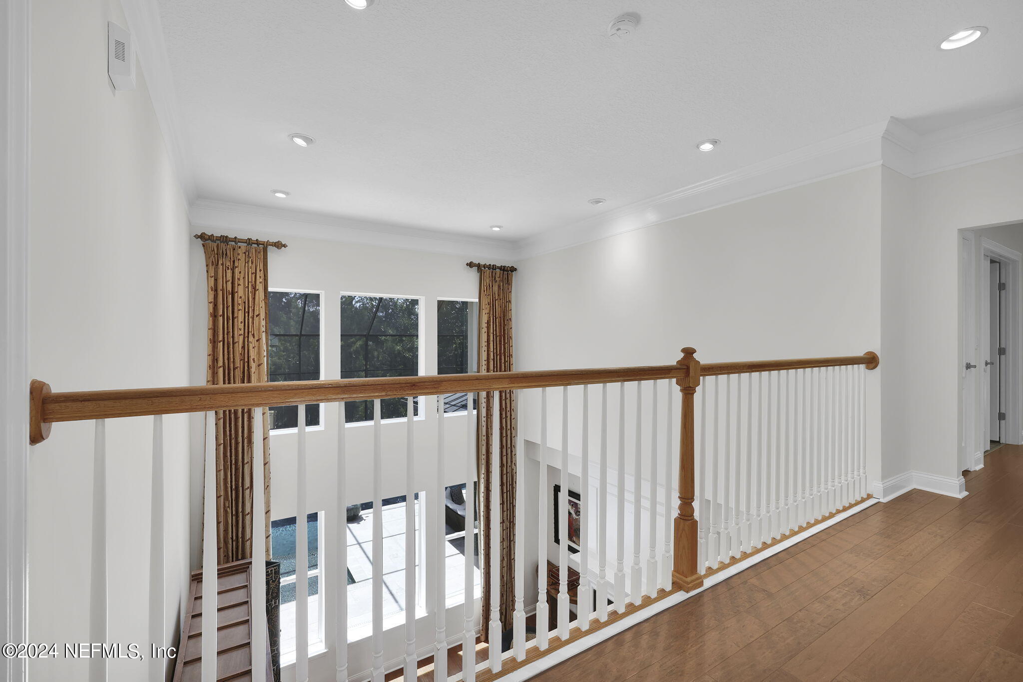 309 N SHIPWRECK Avenue