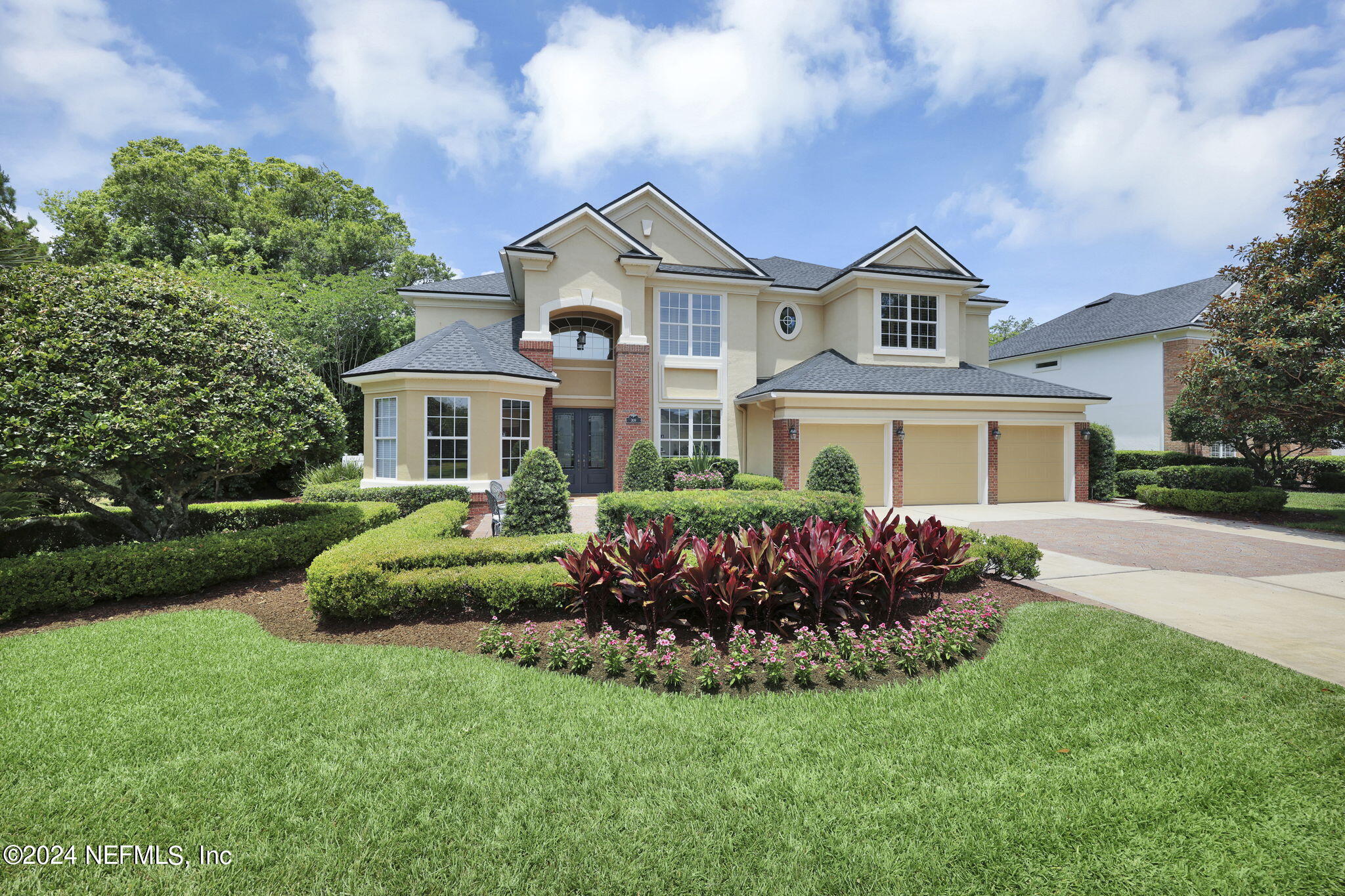 309 N SHIPWRECK Avenue