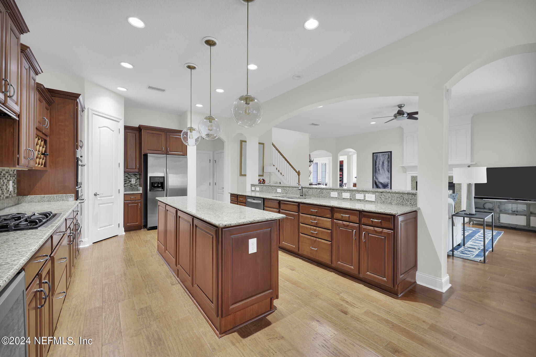 309 N SHIPWRECK Avenue
