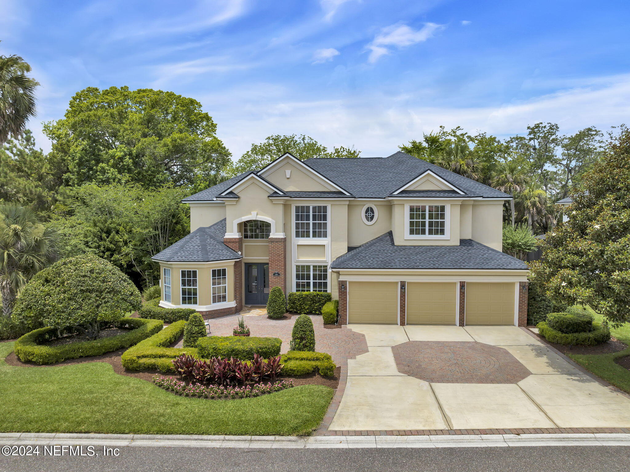309 N SHIPWRECK Avenue