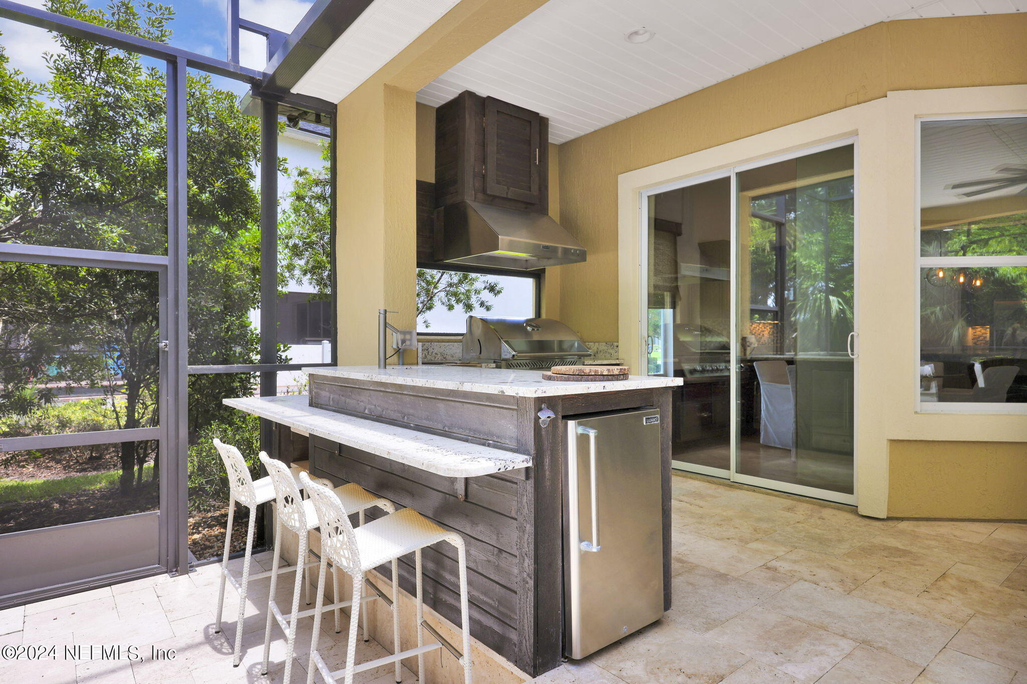 309 N SHIPWRECK Avenue