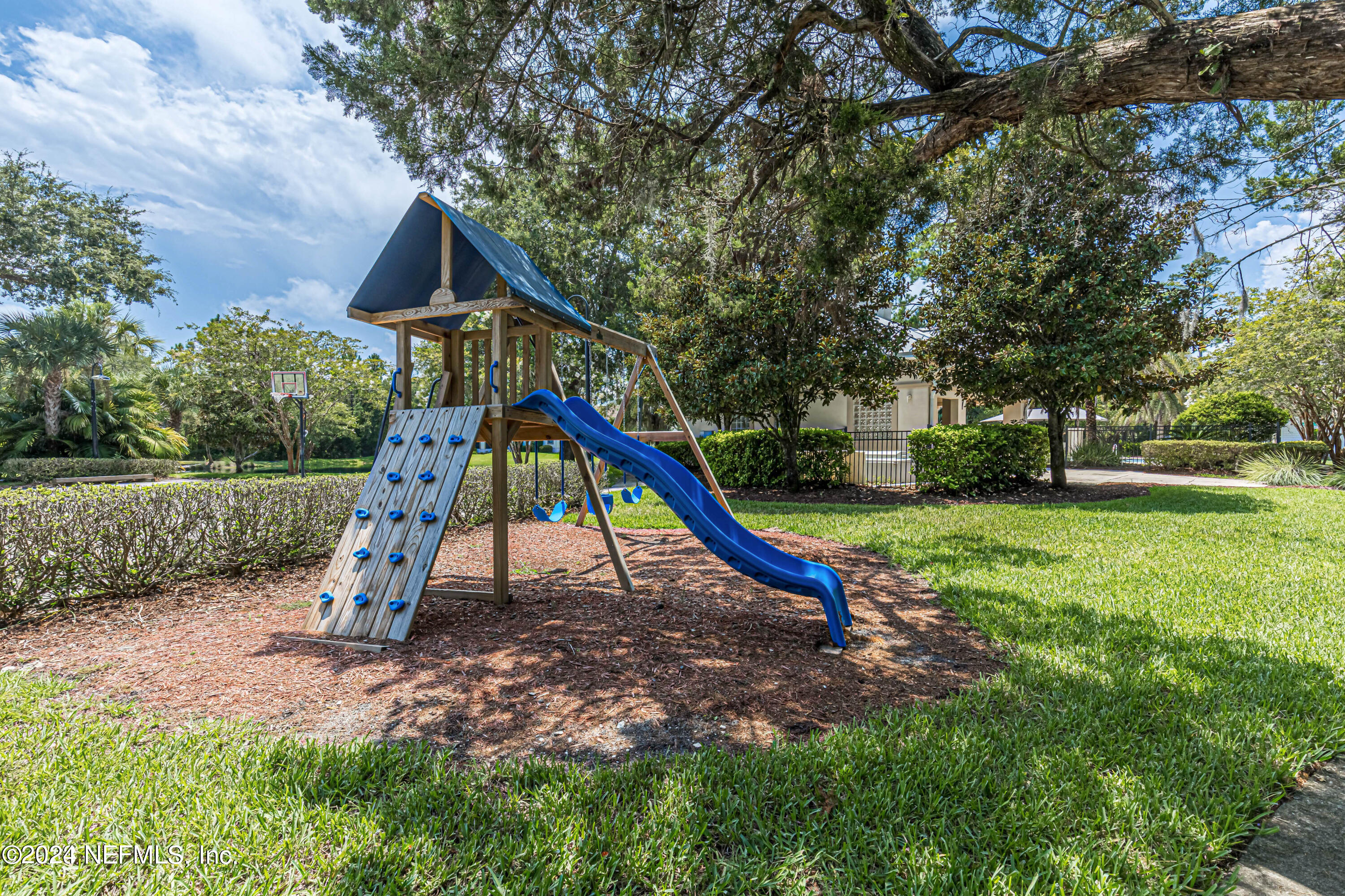 309 N SHIPWRECK Avenue
