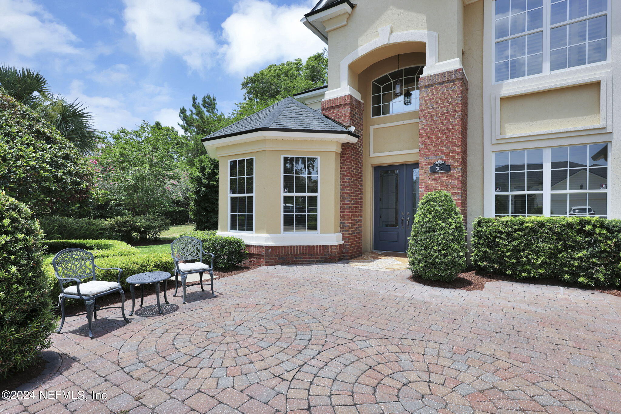 309 N SHIPWRECK Avenue