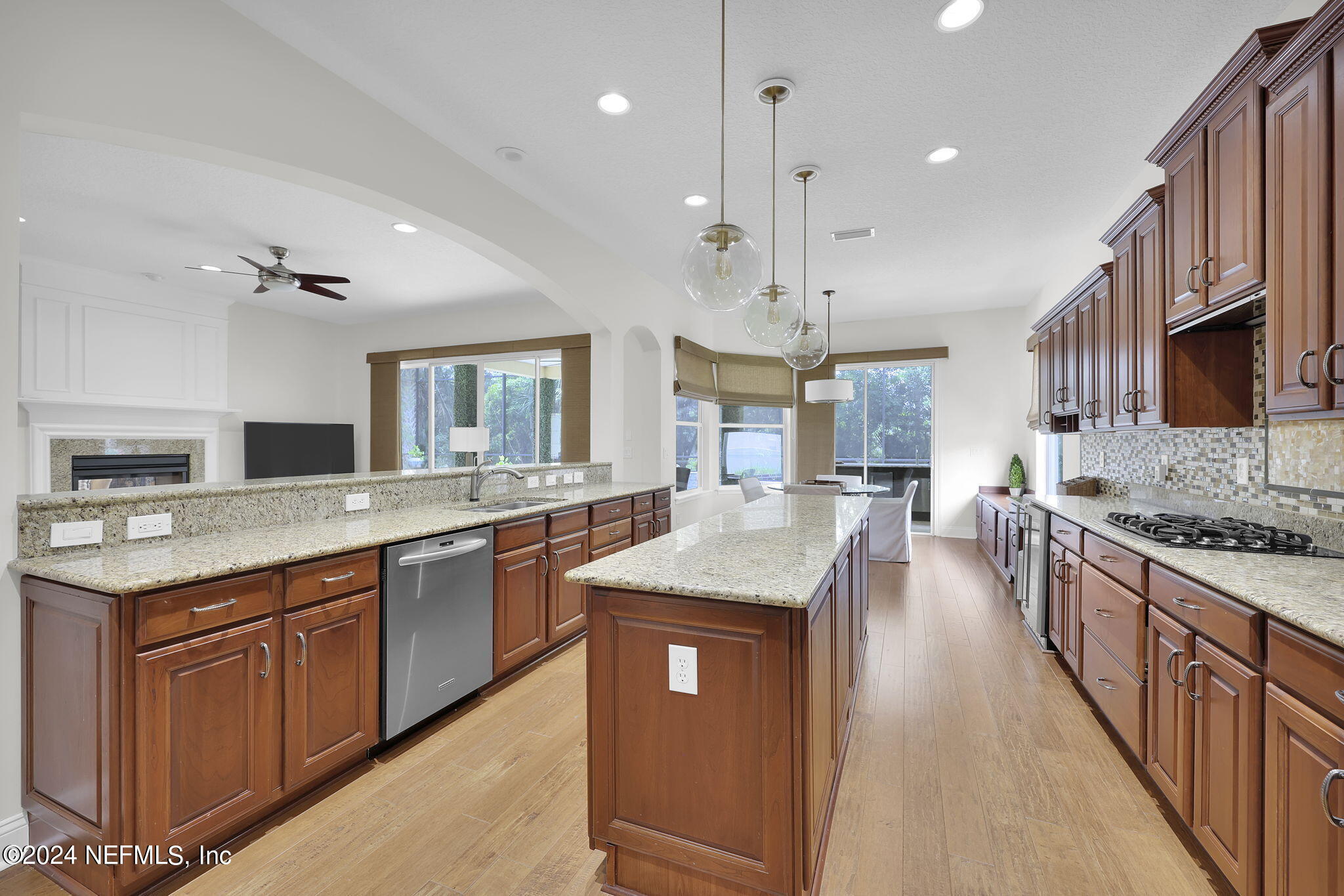 309 N SHIPWRECK Avenue