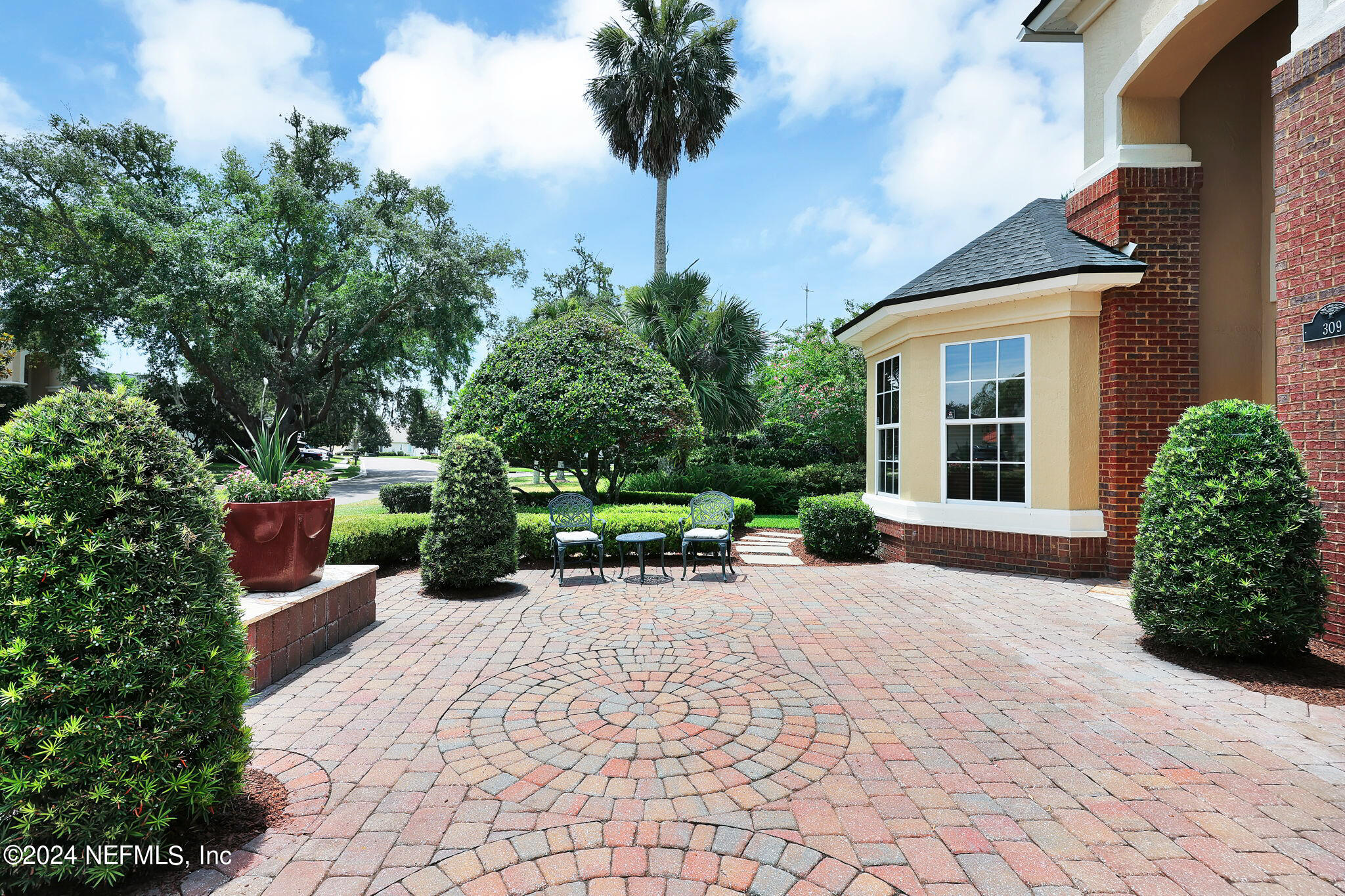 309 N SHIPWRECK Avenue