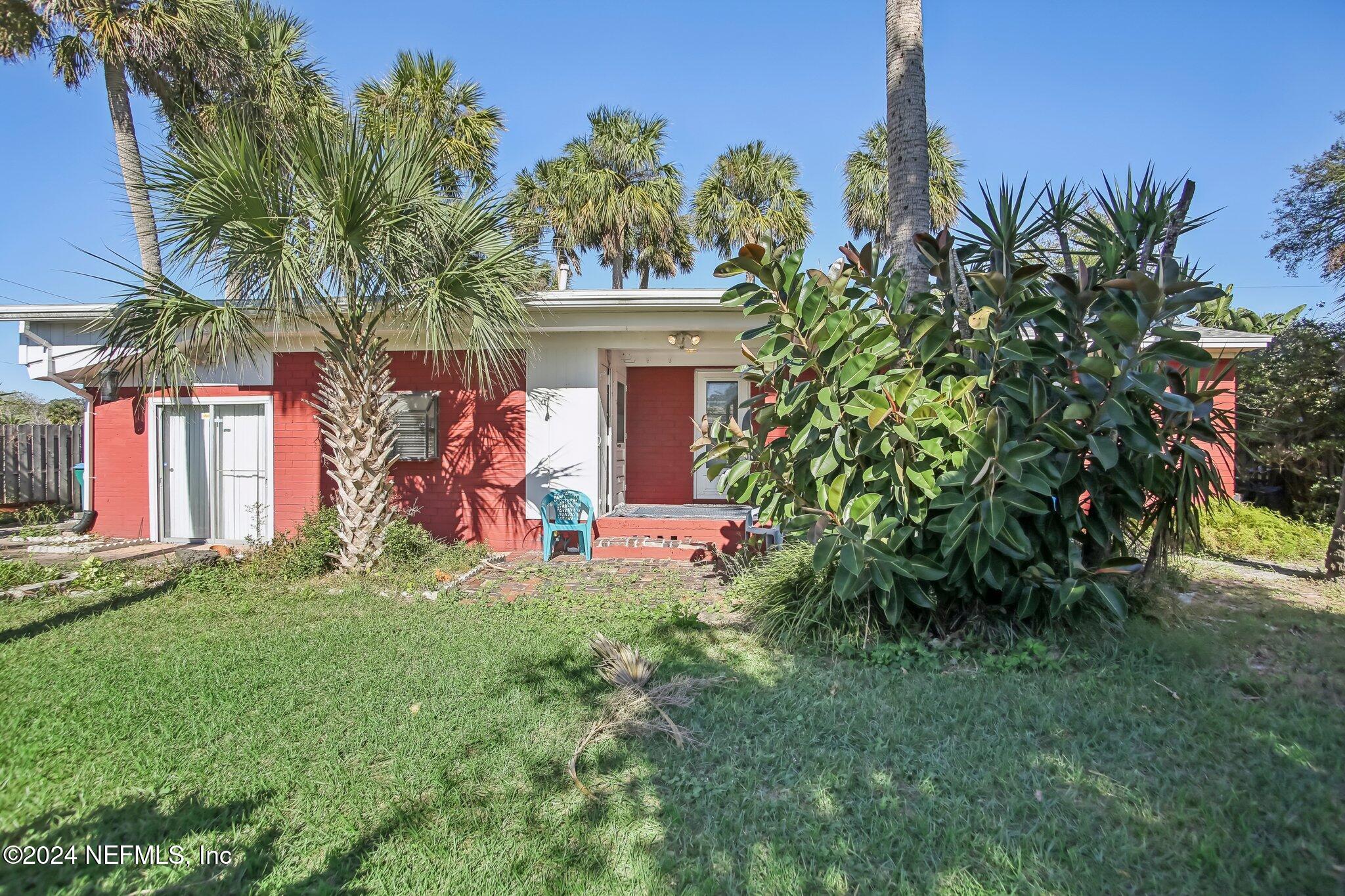 569 MYRA Street
