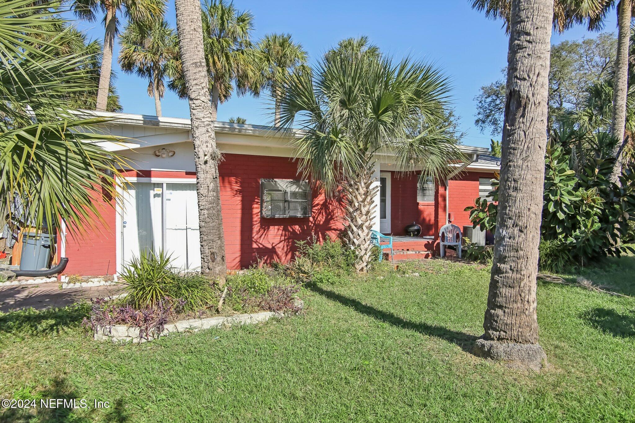 569 MYRA Street