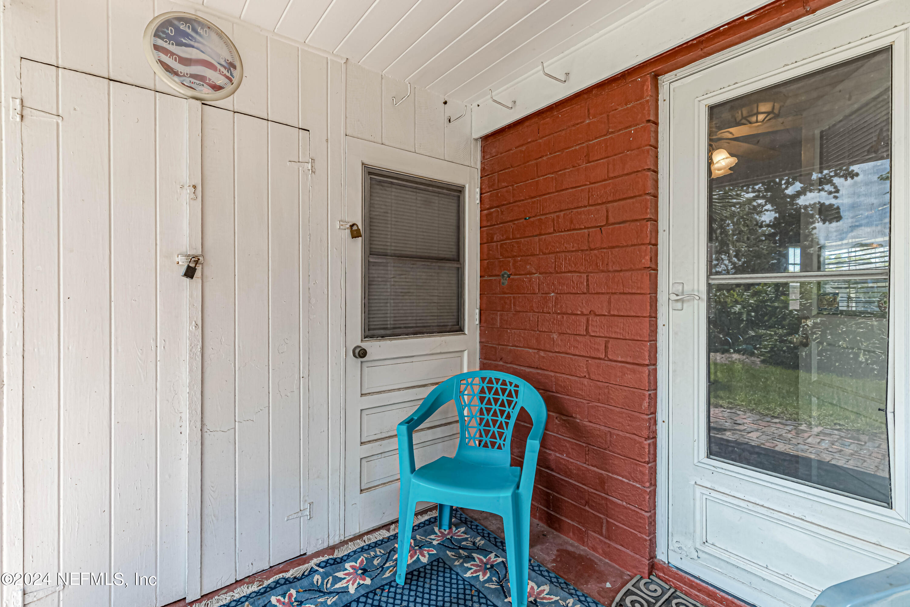 569 MYRA Street