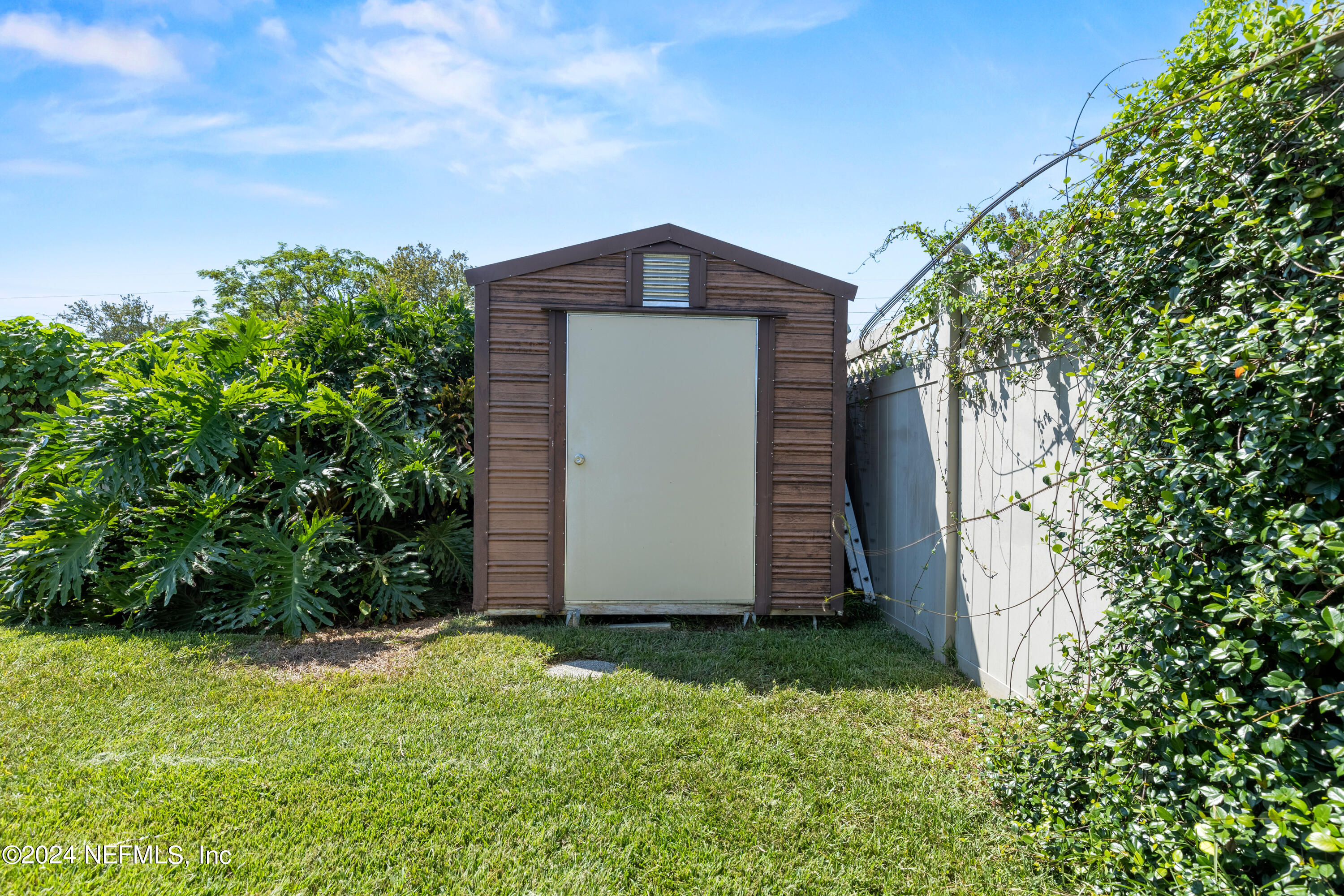 21 LADYFISH Street