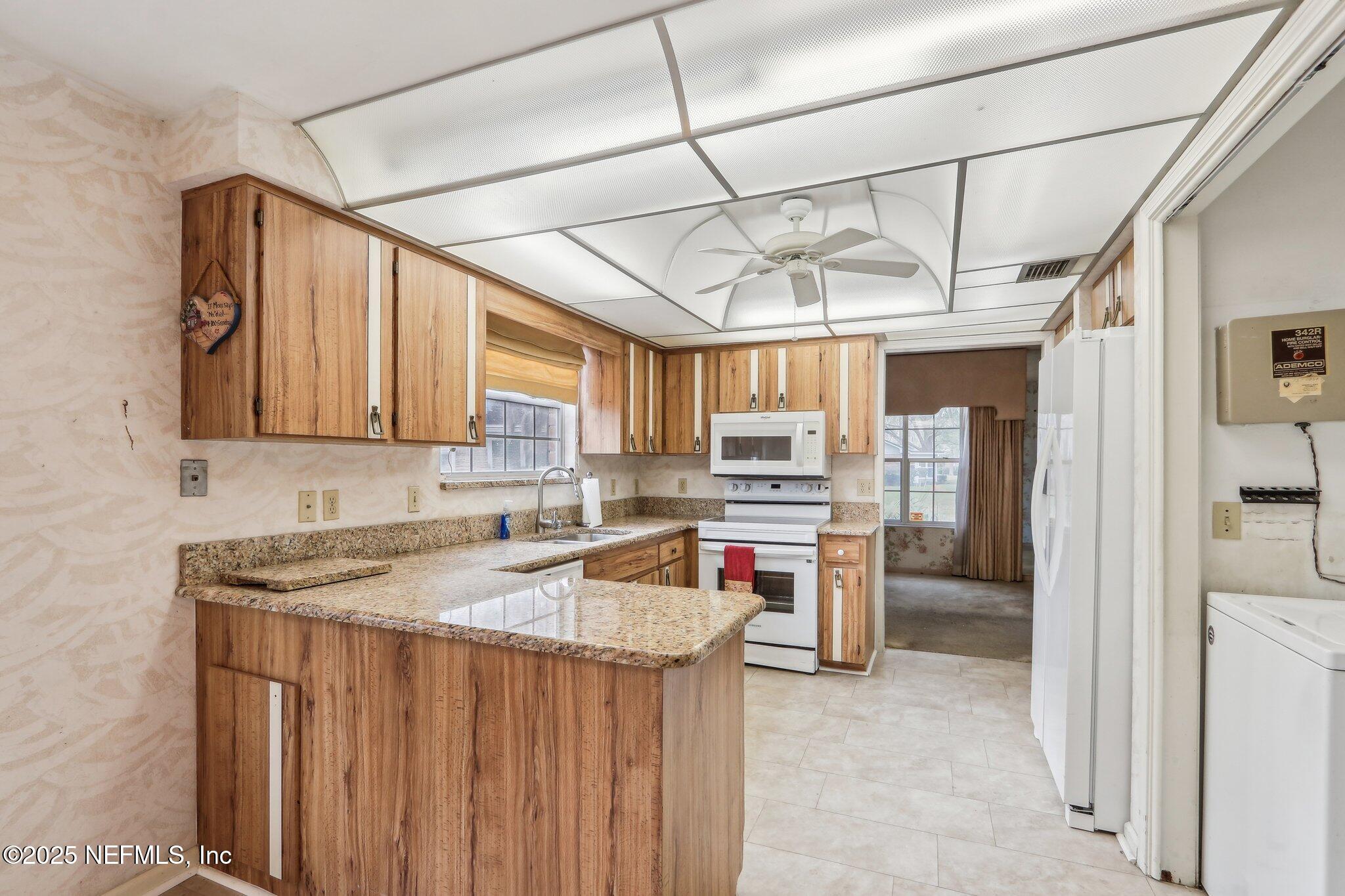 9252 SAN JOSE Boulevard, 4404