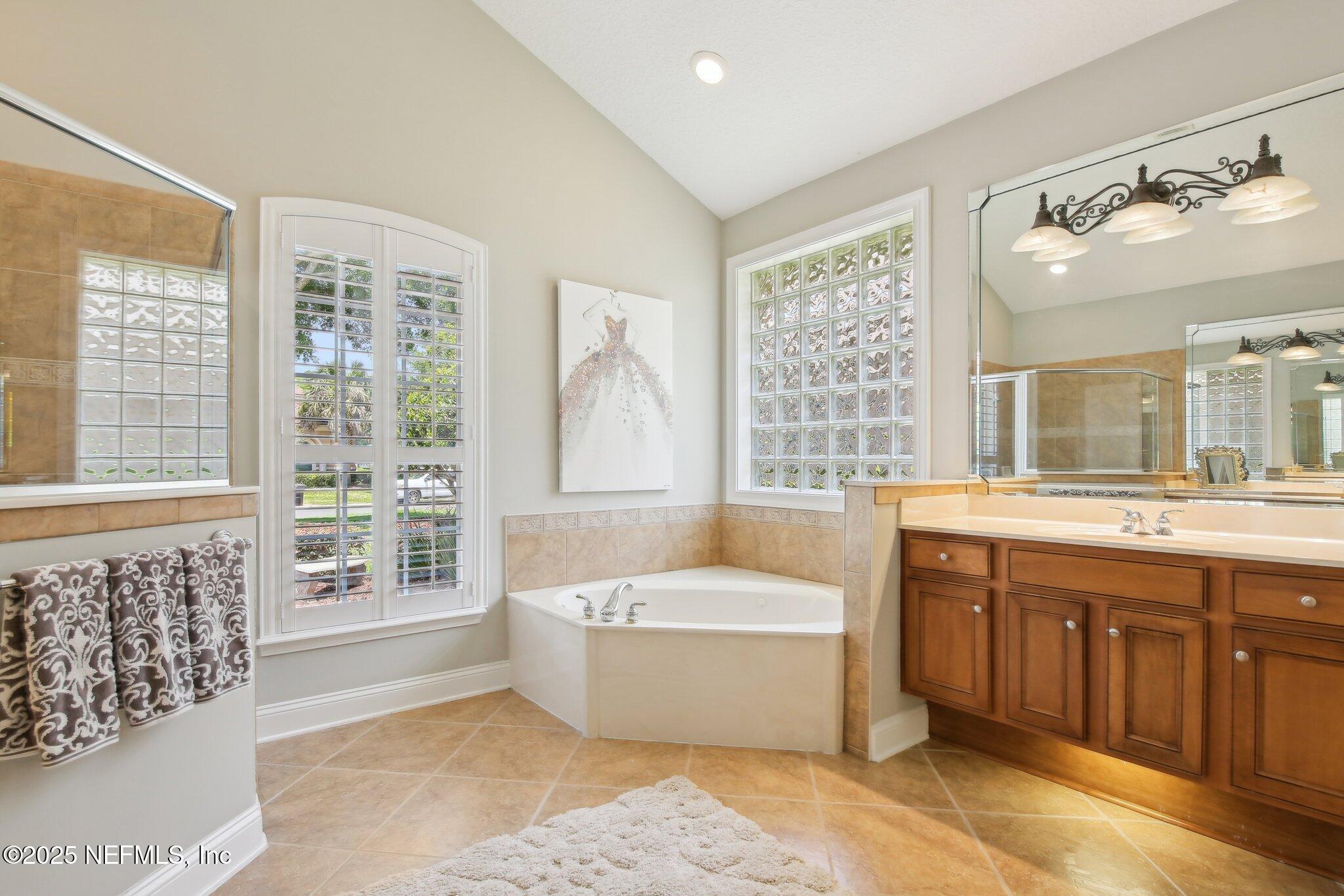 717 E DORCHESTER Drive, St. Johns