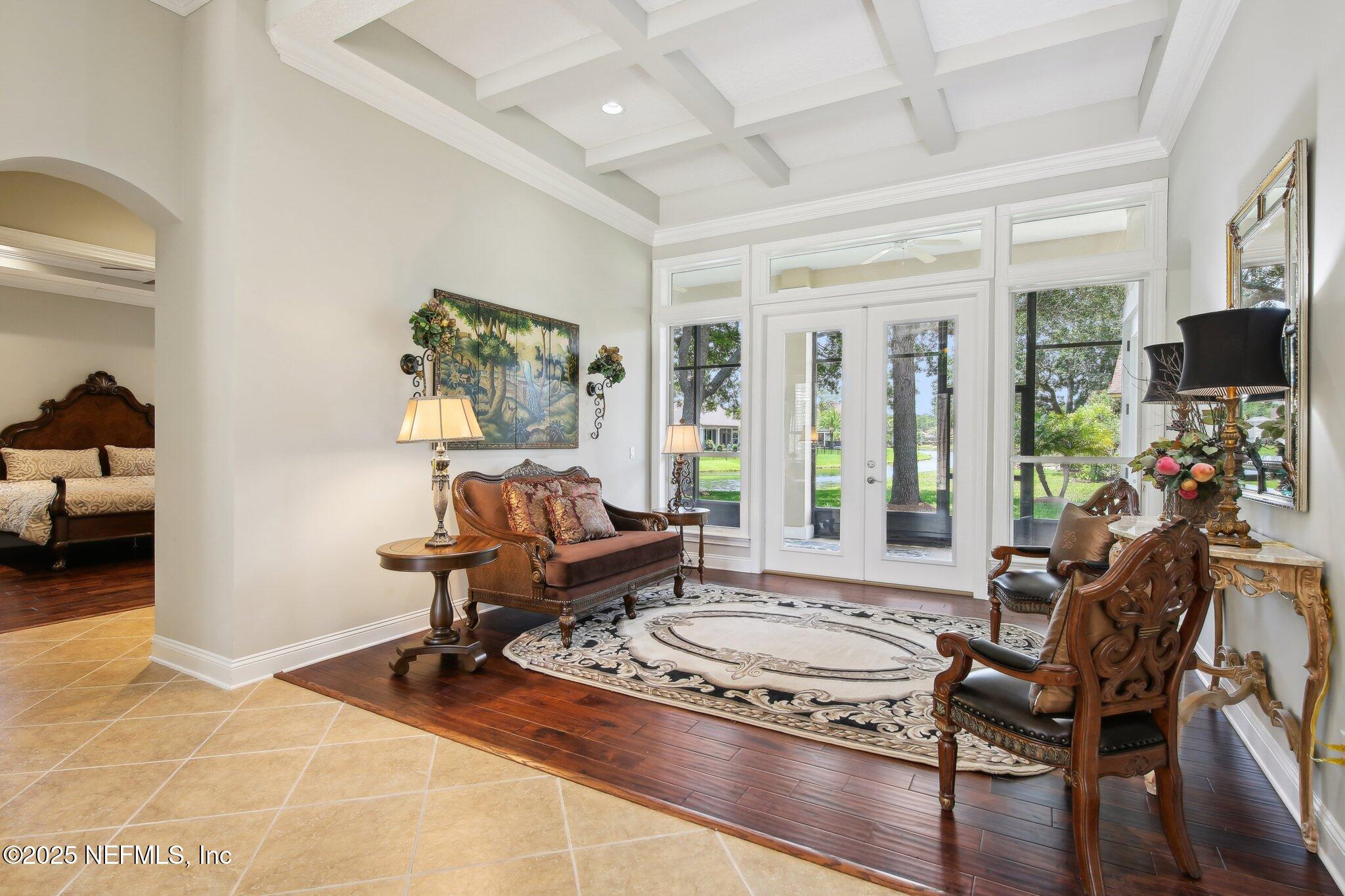 717 E DORCHESTER Drive, St. Johns