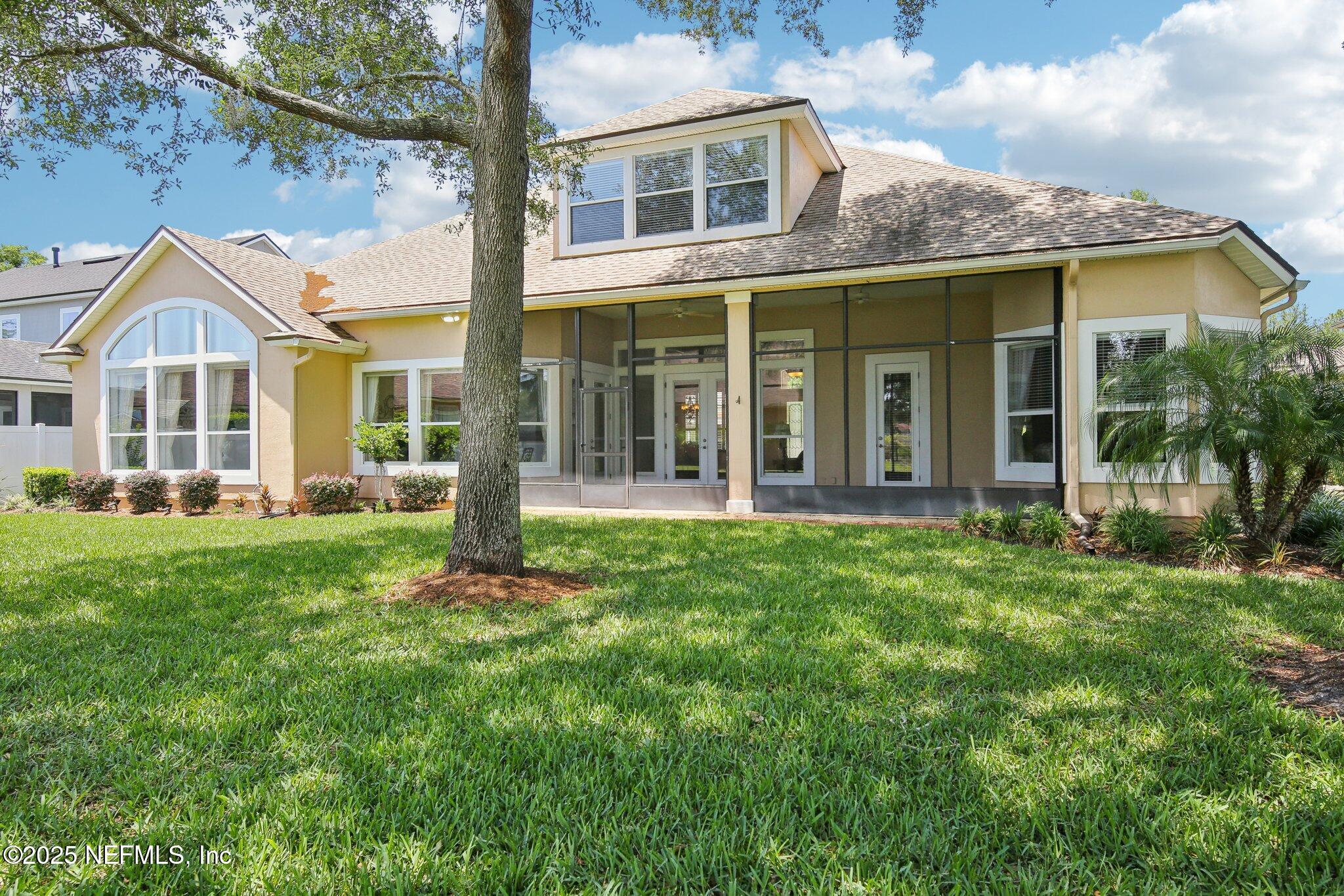 717 E DORCHESTER Drive, St. Johns