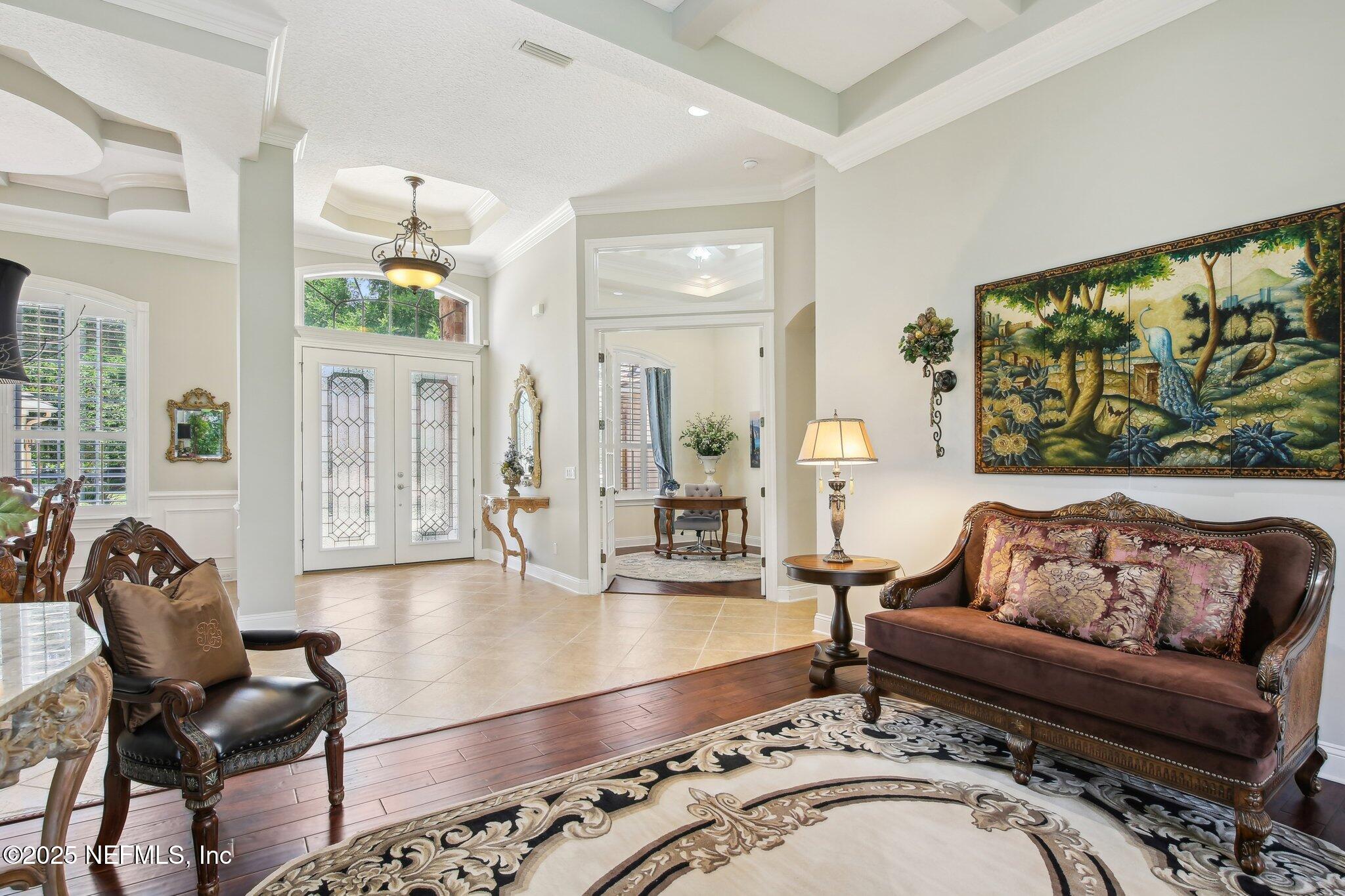 717 E DORCHESTER Drive, St. Johns