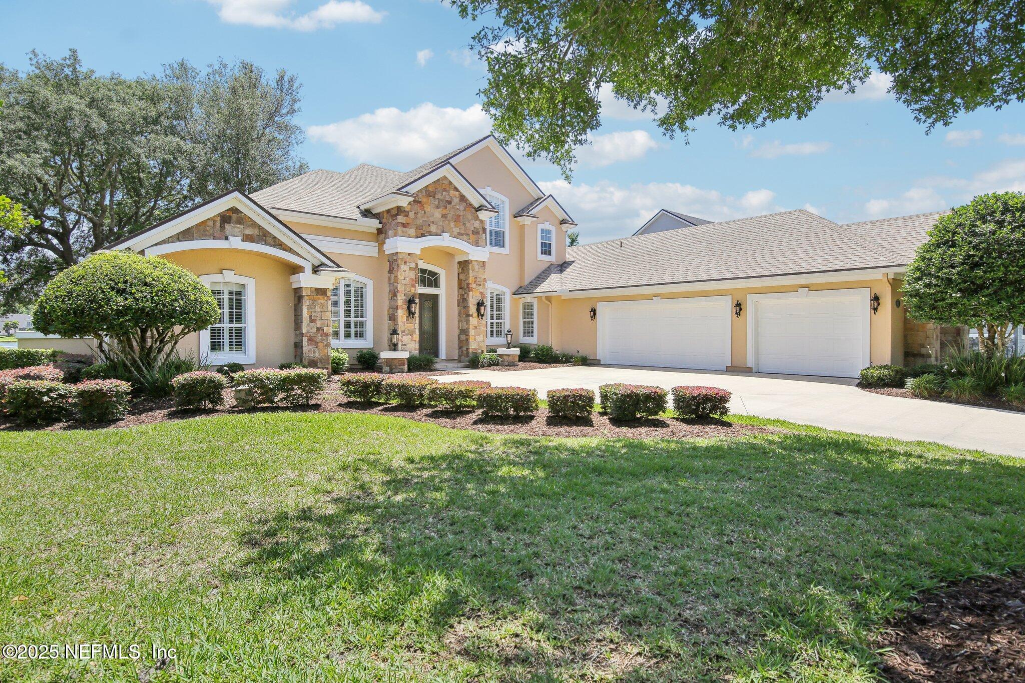 717 E DORCHESTER Drive, St. Johns