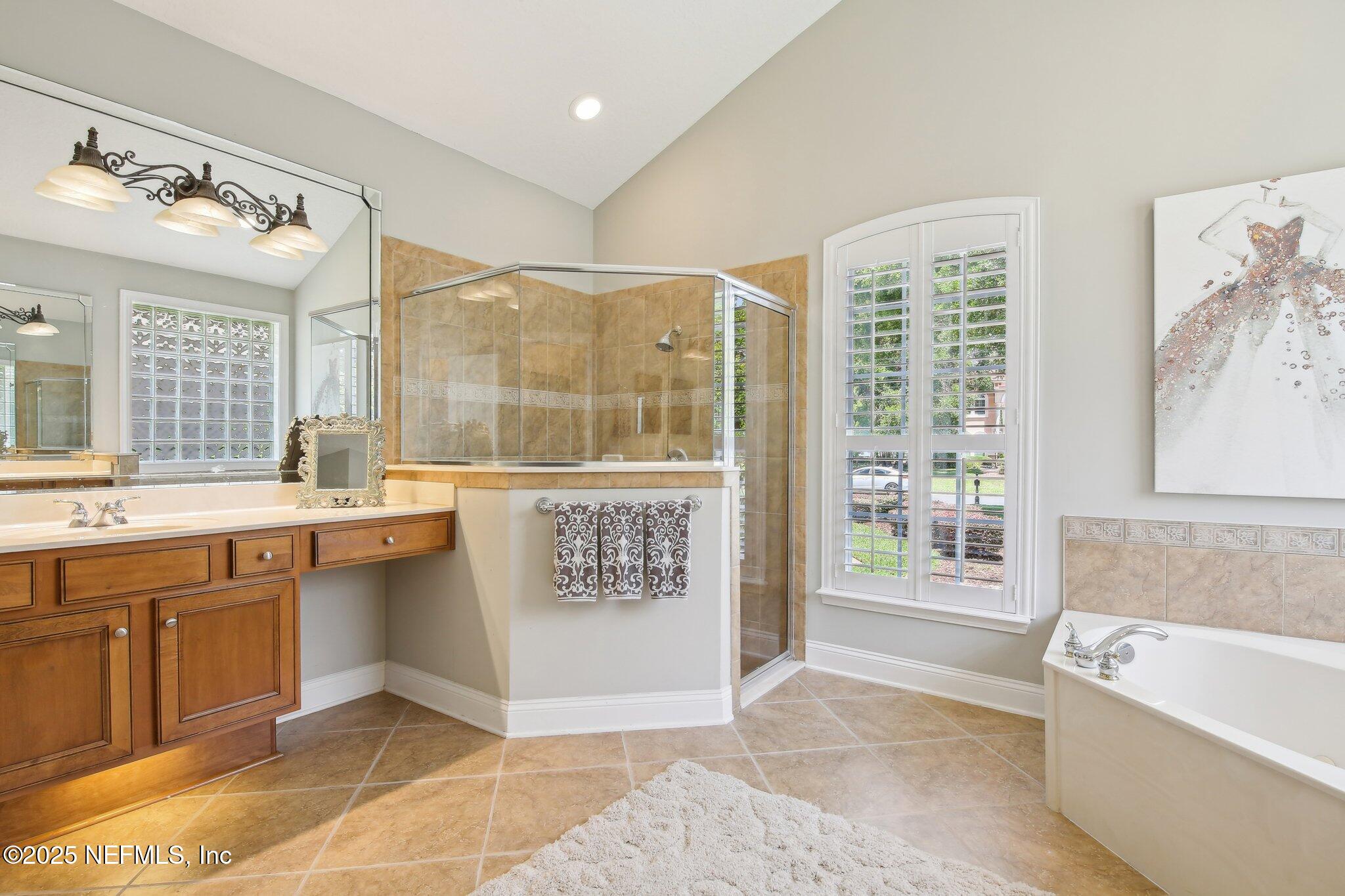 717 E DORCHESTER Drive, St. Johns