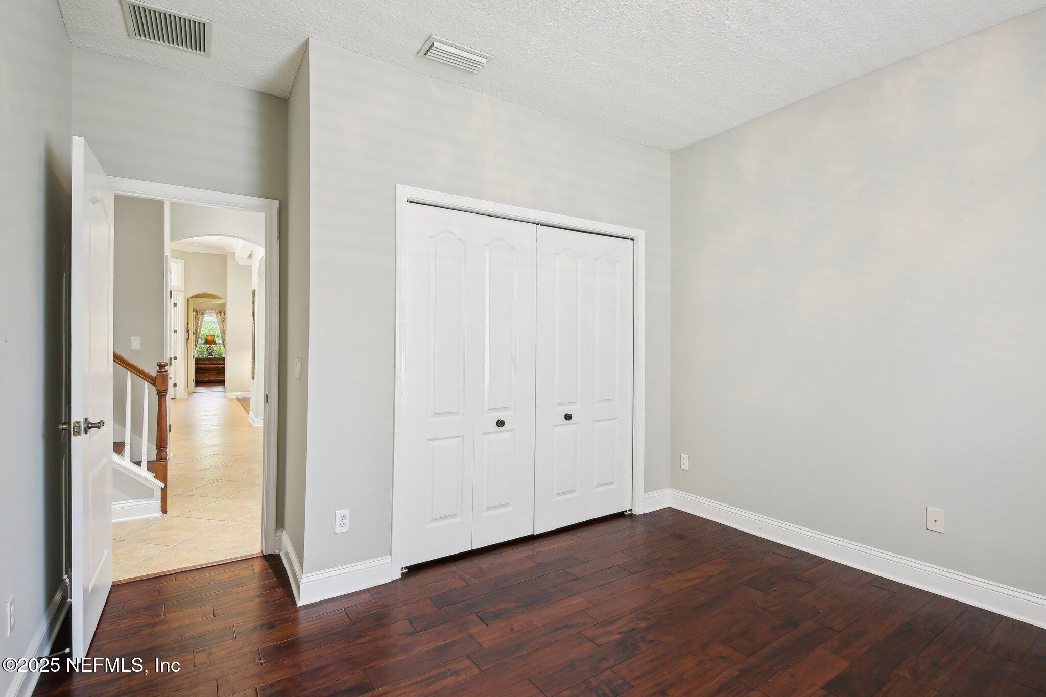 717 E DORCHESTER Drive, St. Johns