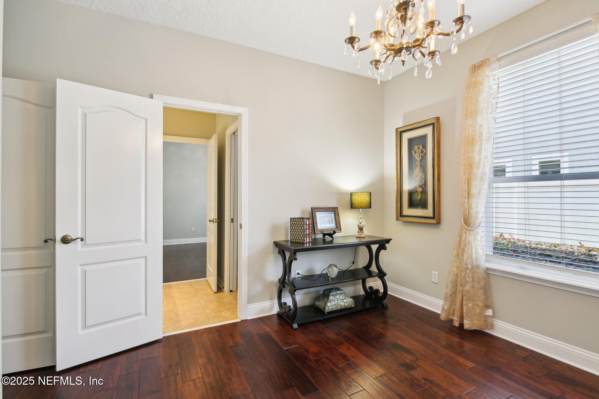 717 E DORCHESTER Drive, St. Johns