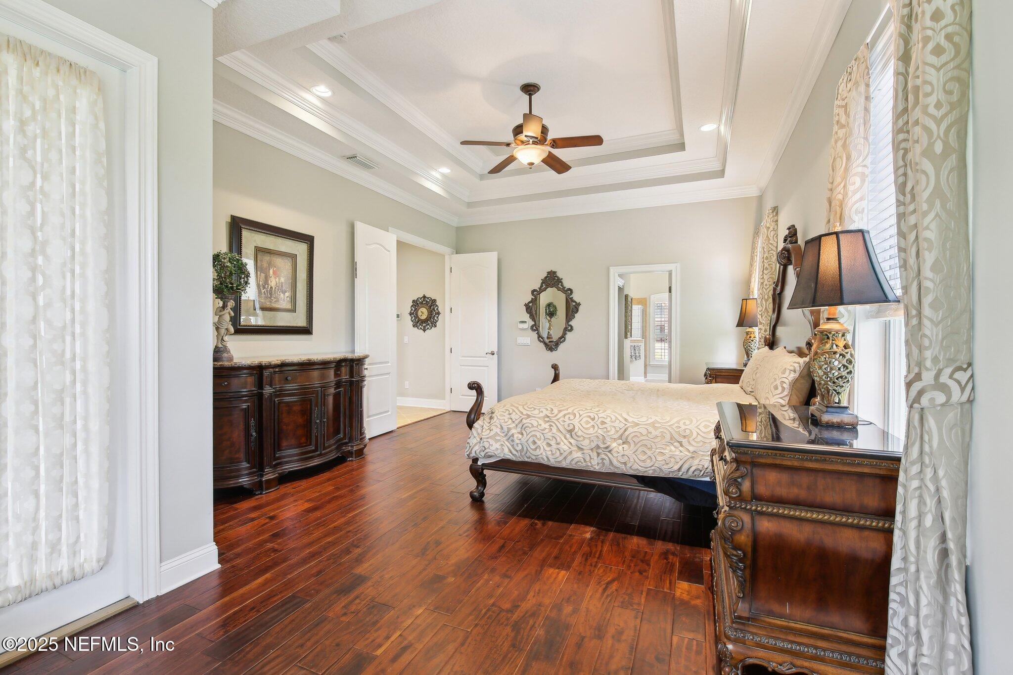 717 E DORCHESTER Drive, St. Johns