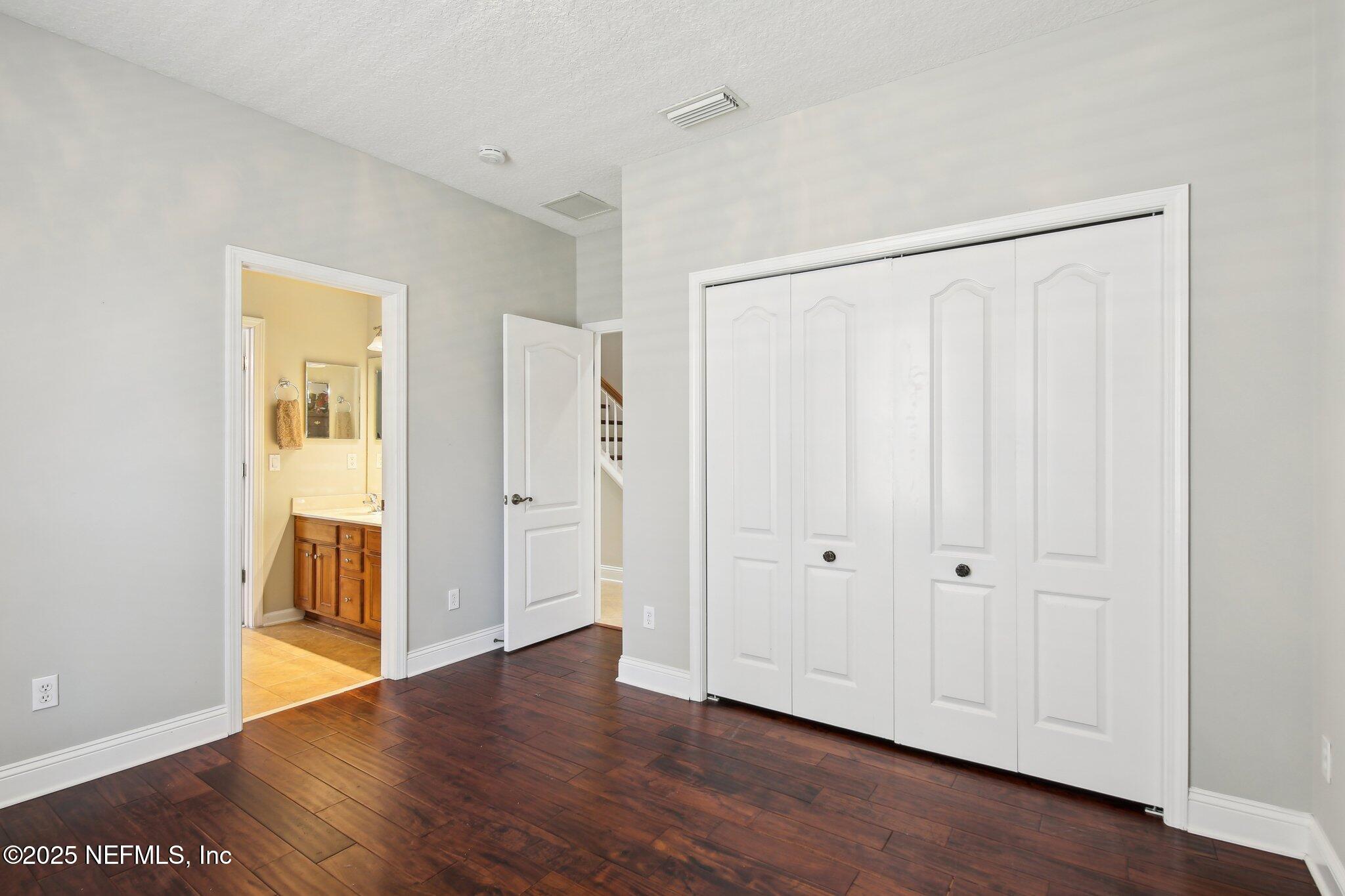 717 E DORCHESTER Drive, St. Johns