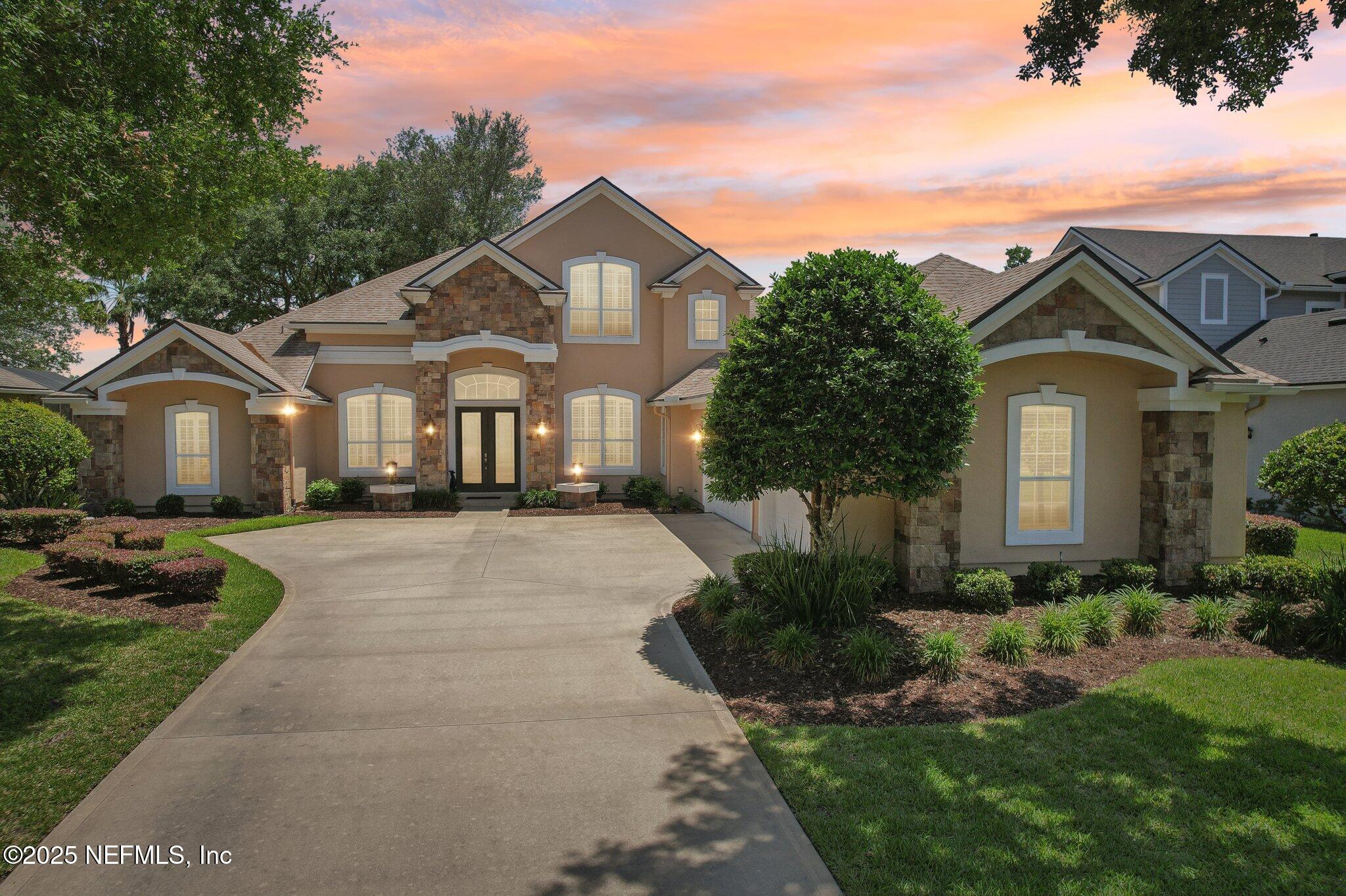 717 E DORCHESTER Drive, St. Johns