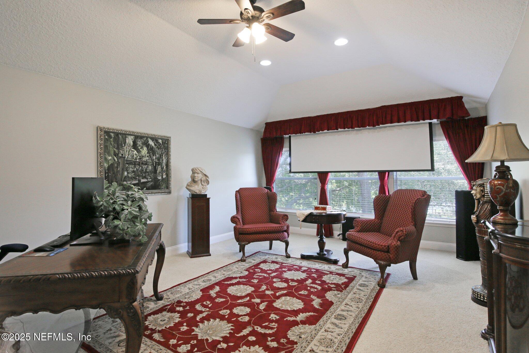 717 E DORCHESTER Drive, St. Johns