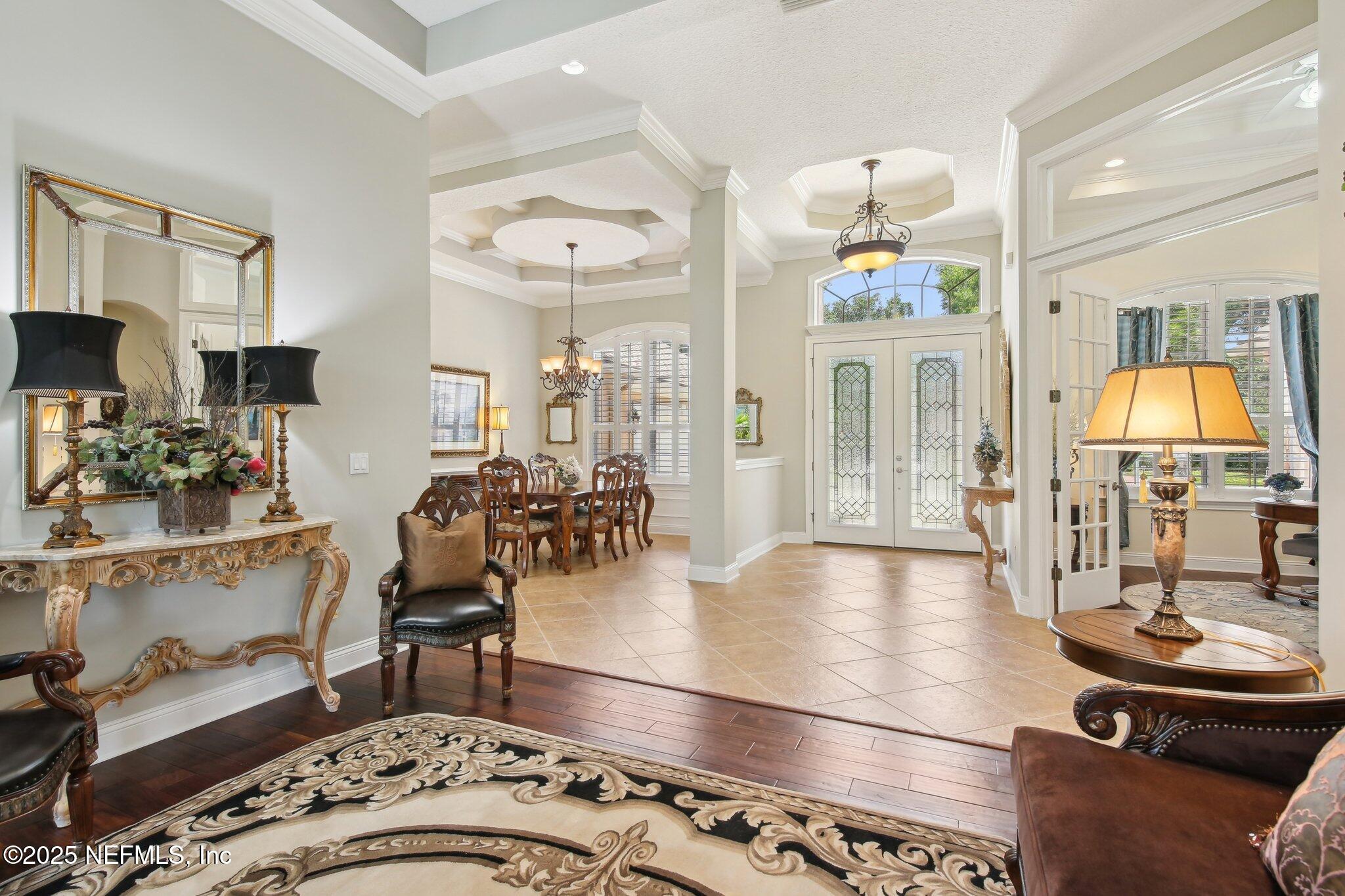 717 E DORCHESTER Drive, St. Johns