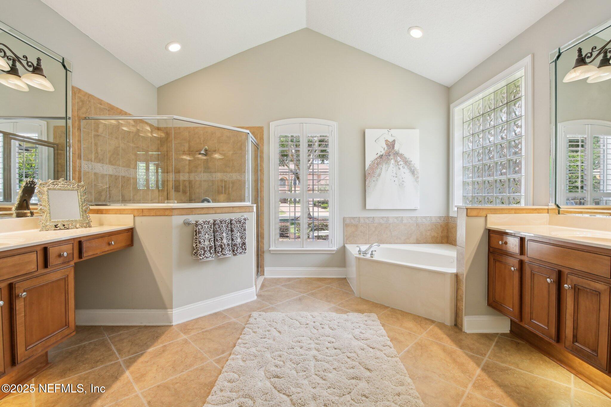 717 E DORCHESTER Drive, St. Johns