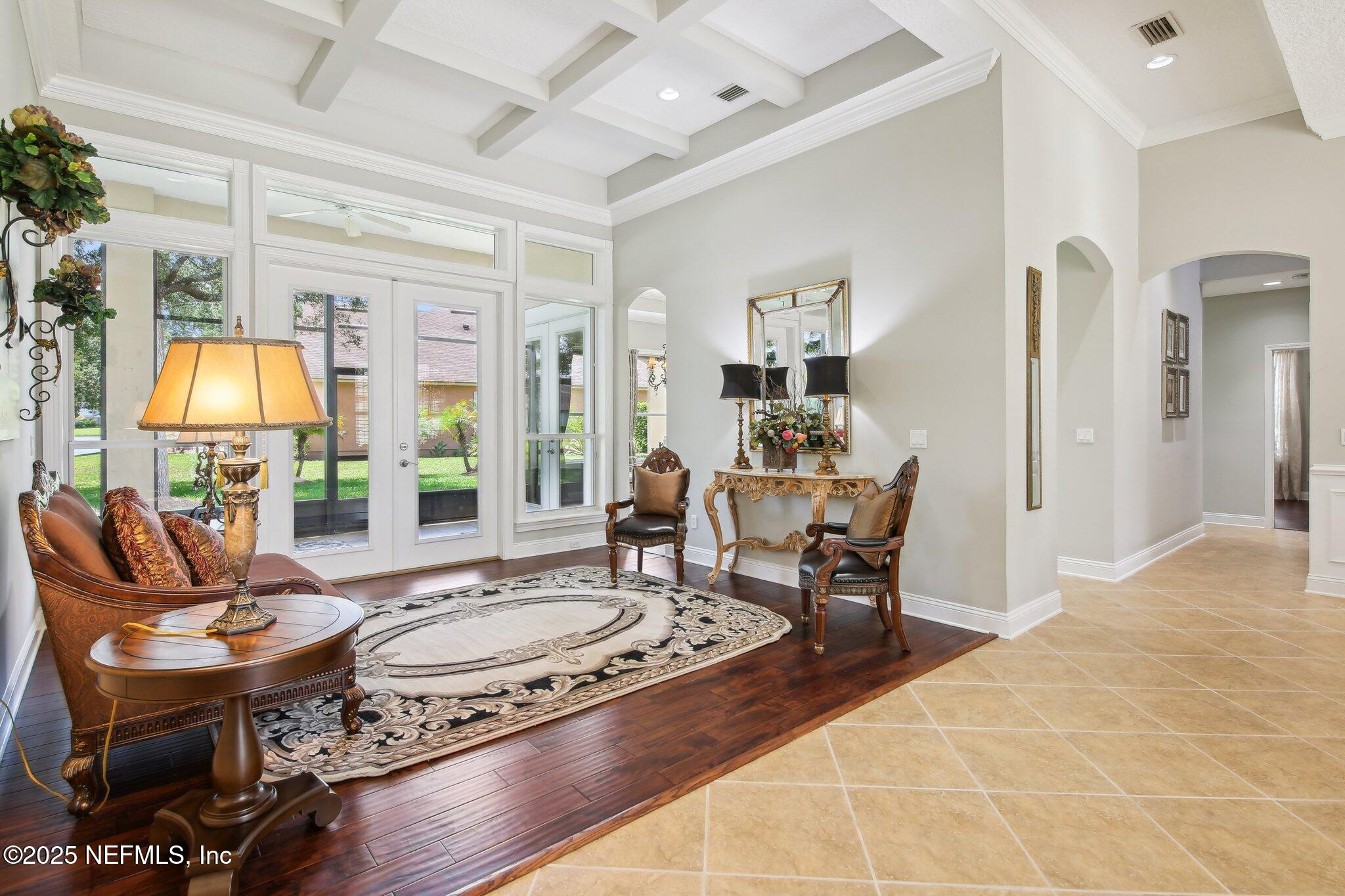 717 E DORCHESTER Drive, St. Johns