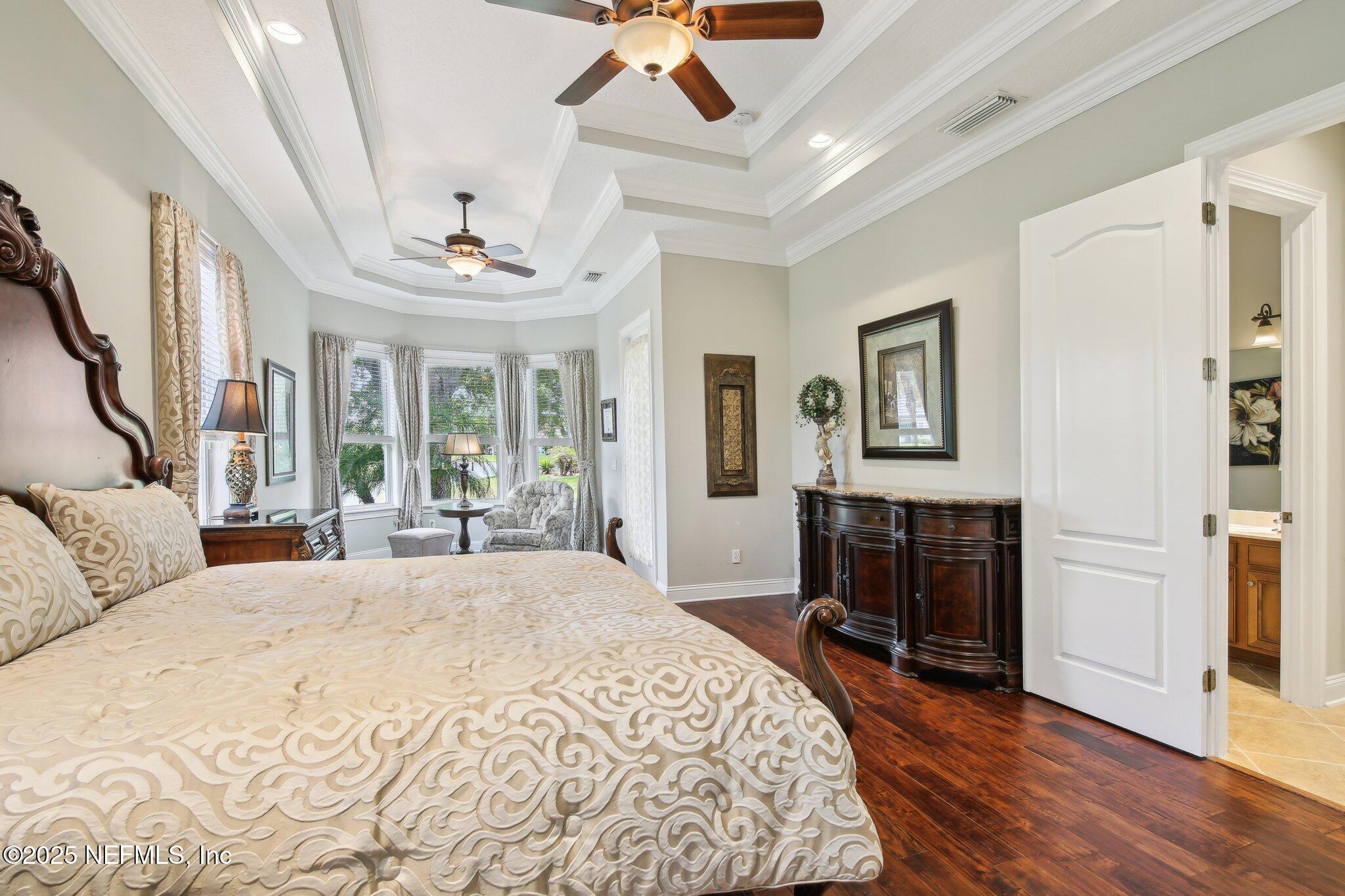 717 E DORCHESTER Drive, St. Johns