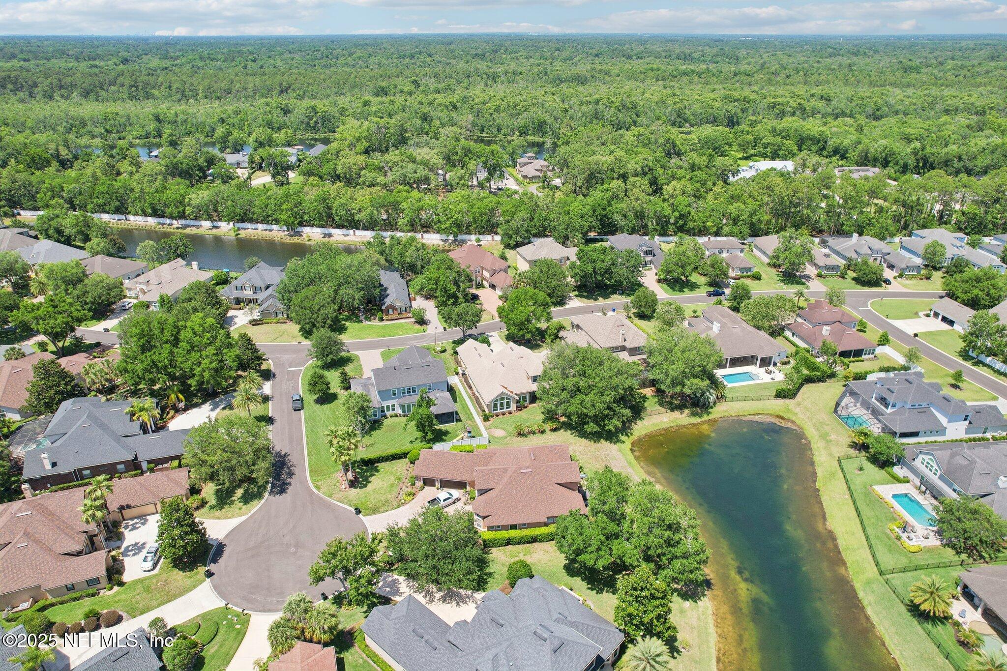 717 E DORCHESTER Drive, St. Johns