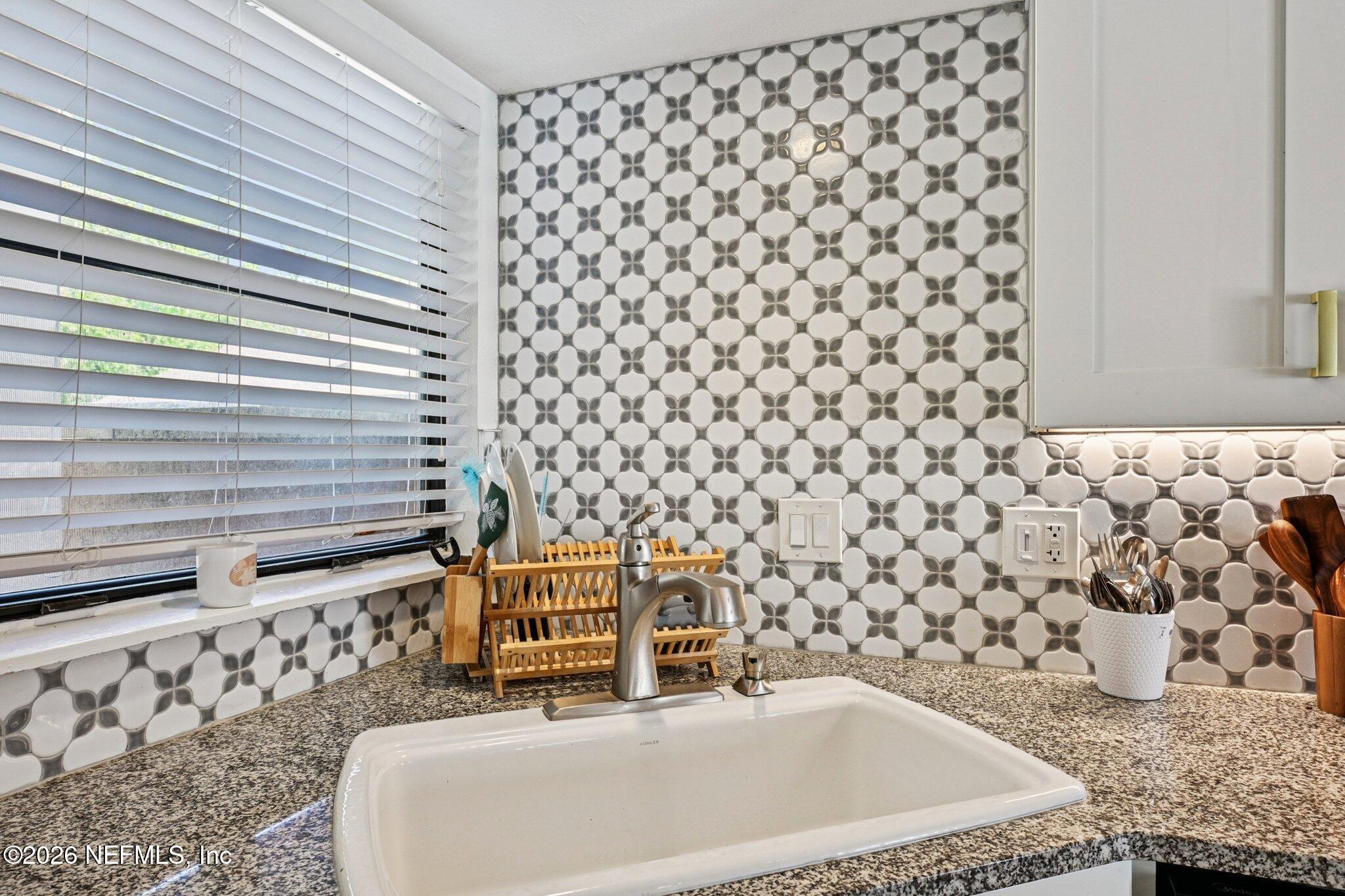 733 DRIFTWOOD Circle