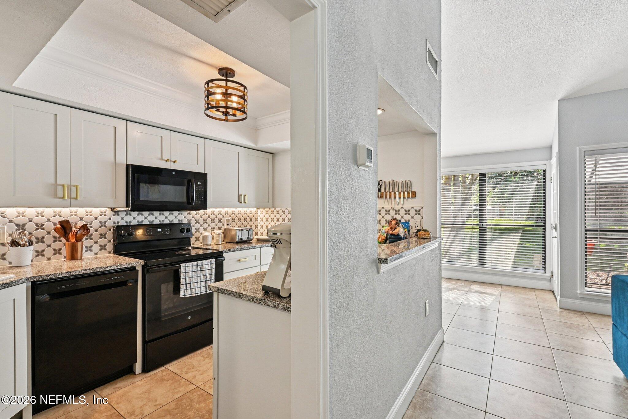 733 DRIFTWOOD Circle