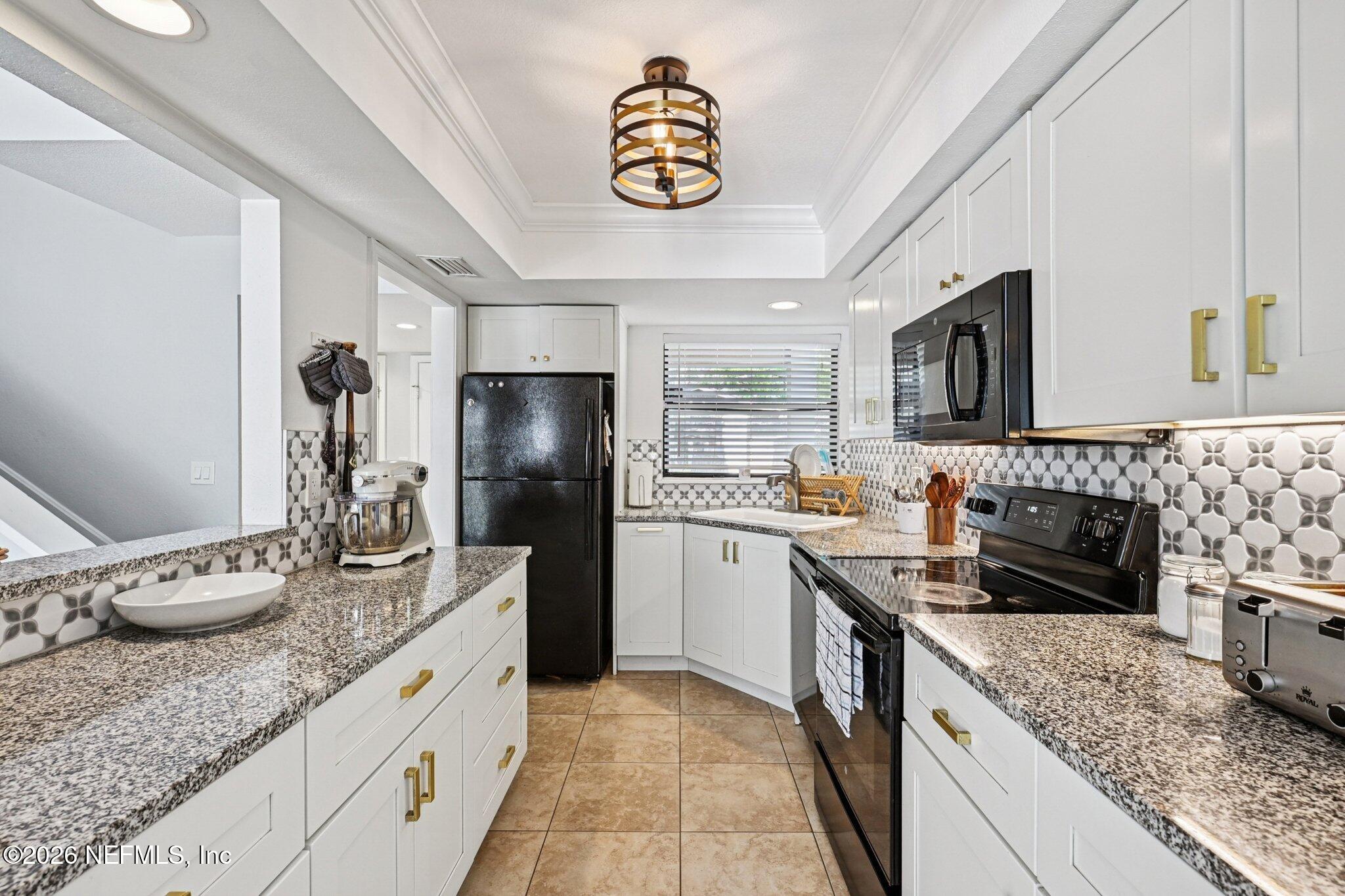 733 DRIFTWOOD Circle