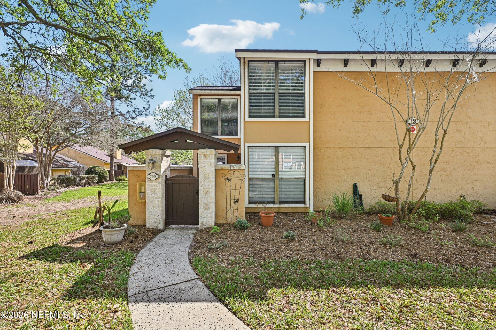 733 DRIFTWOOD Circle