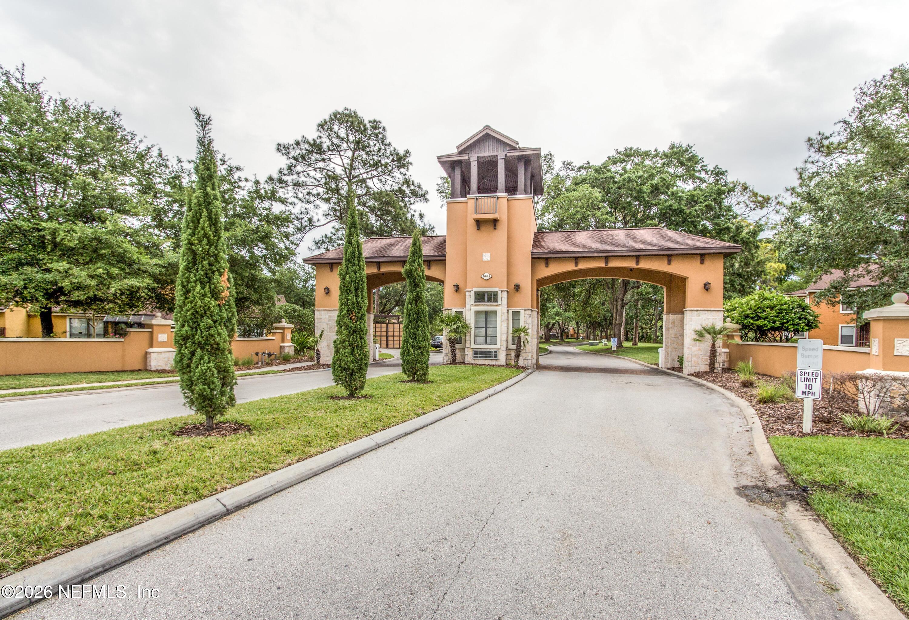 733 DRIFTWOOD Circle