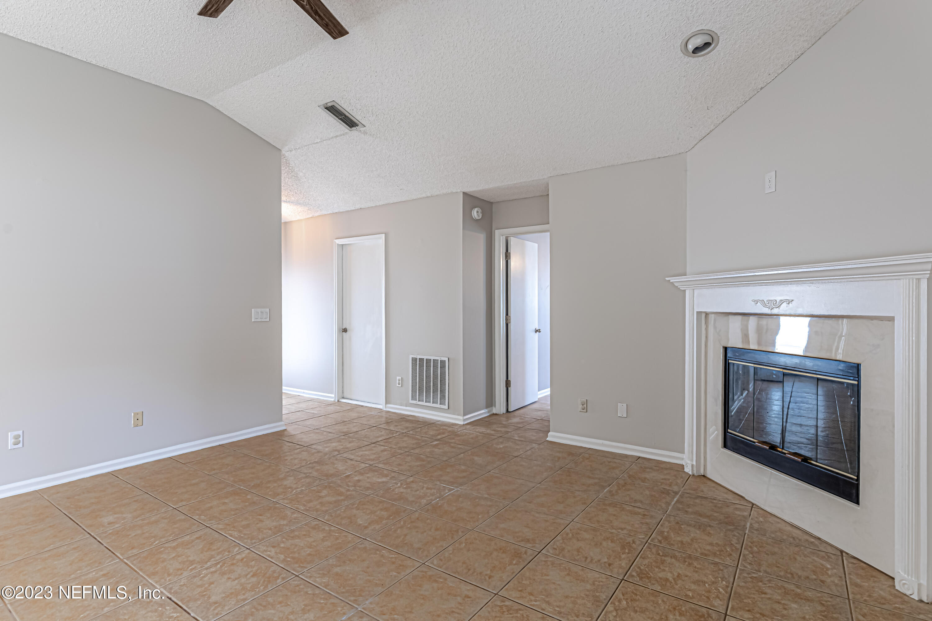 257 SONDRA COVE Trail E