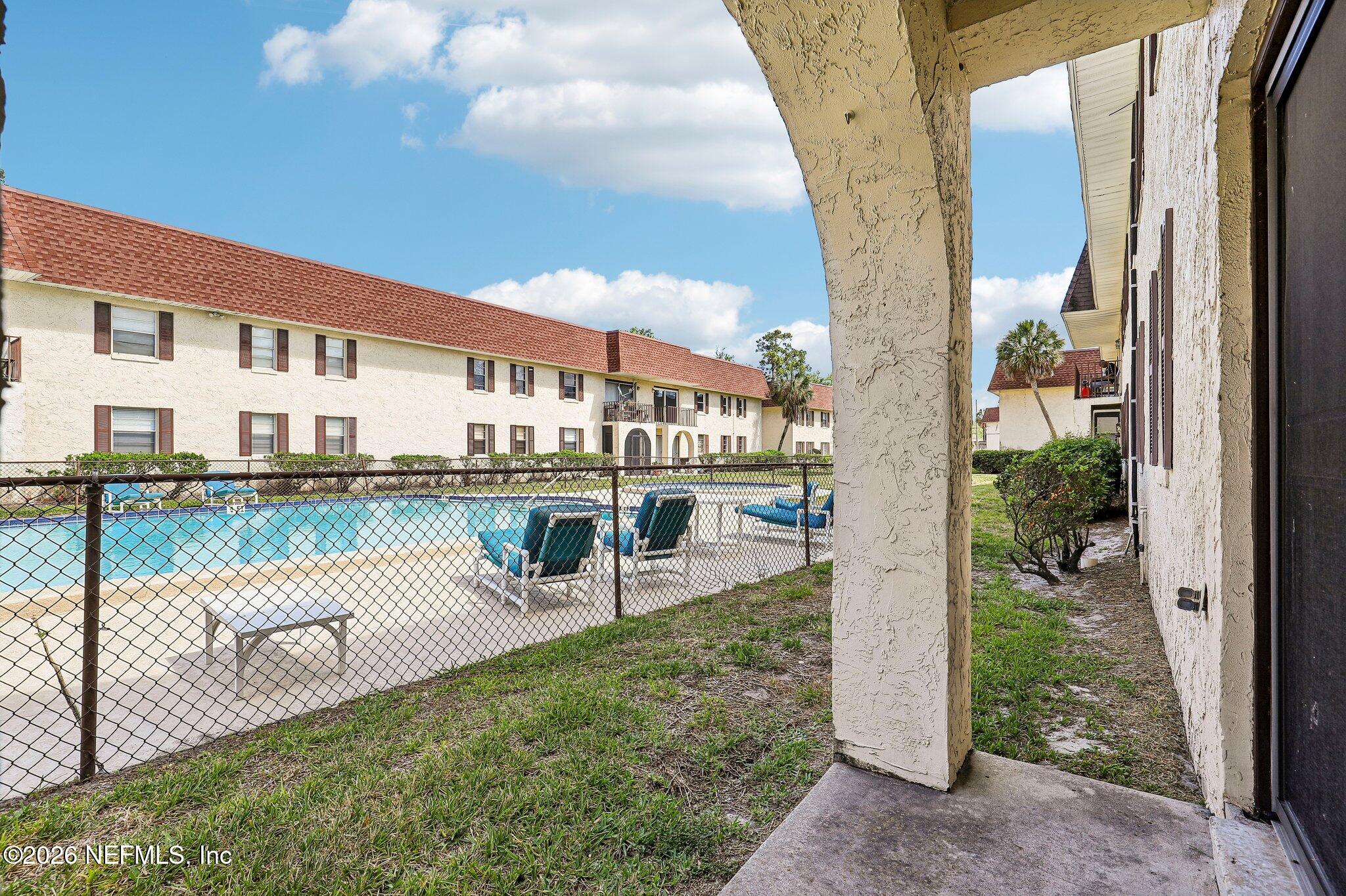 1735 EL CAMINO Road 2
