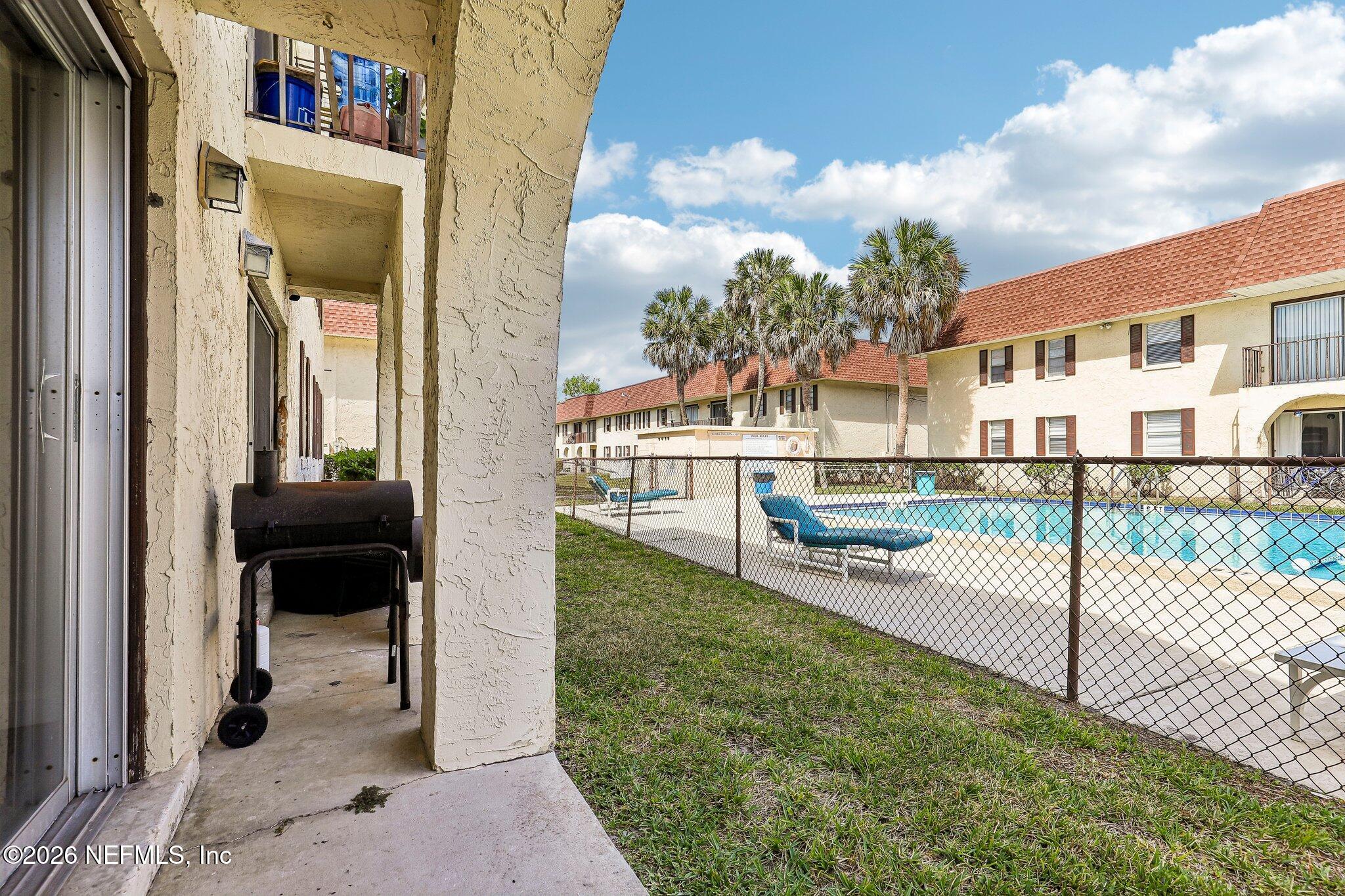 1735 EL CAMINO Road 2
