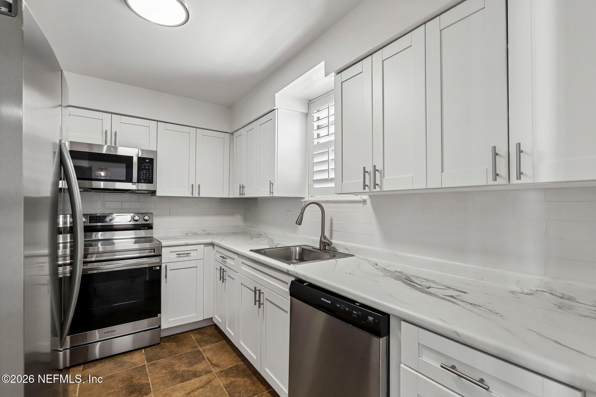 1735 EL CAMINO Road 2