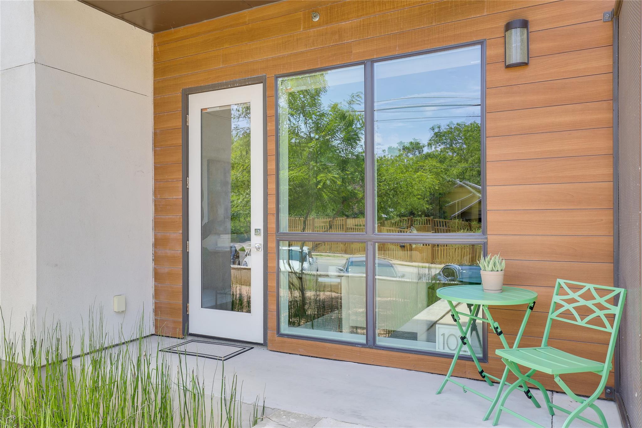 207 W Johanna ST # 102