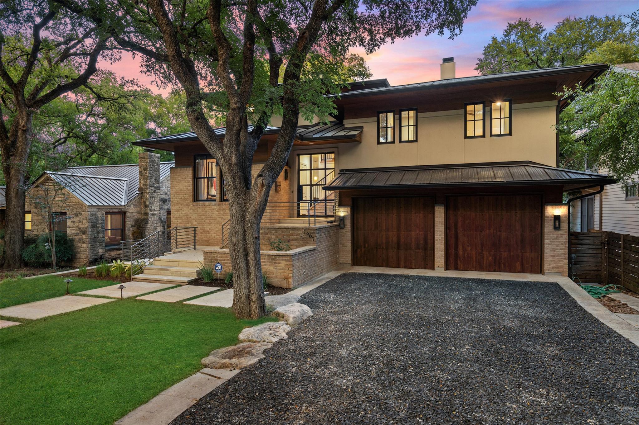 1907 McCall RD
