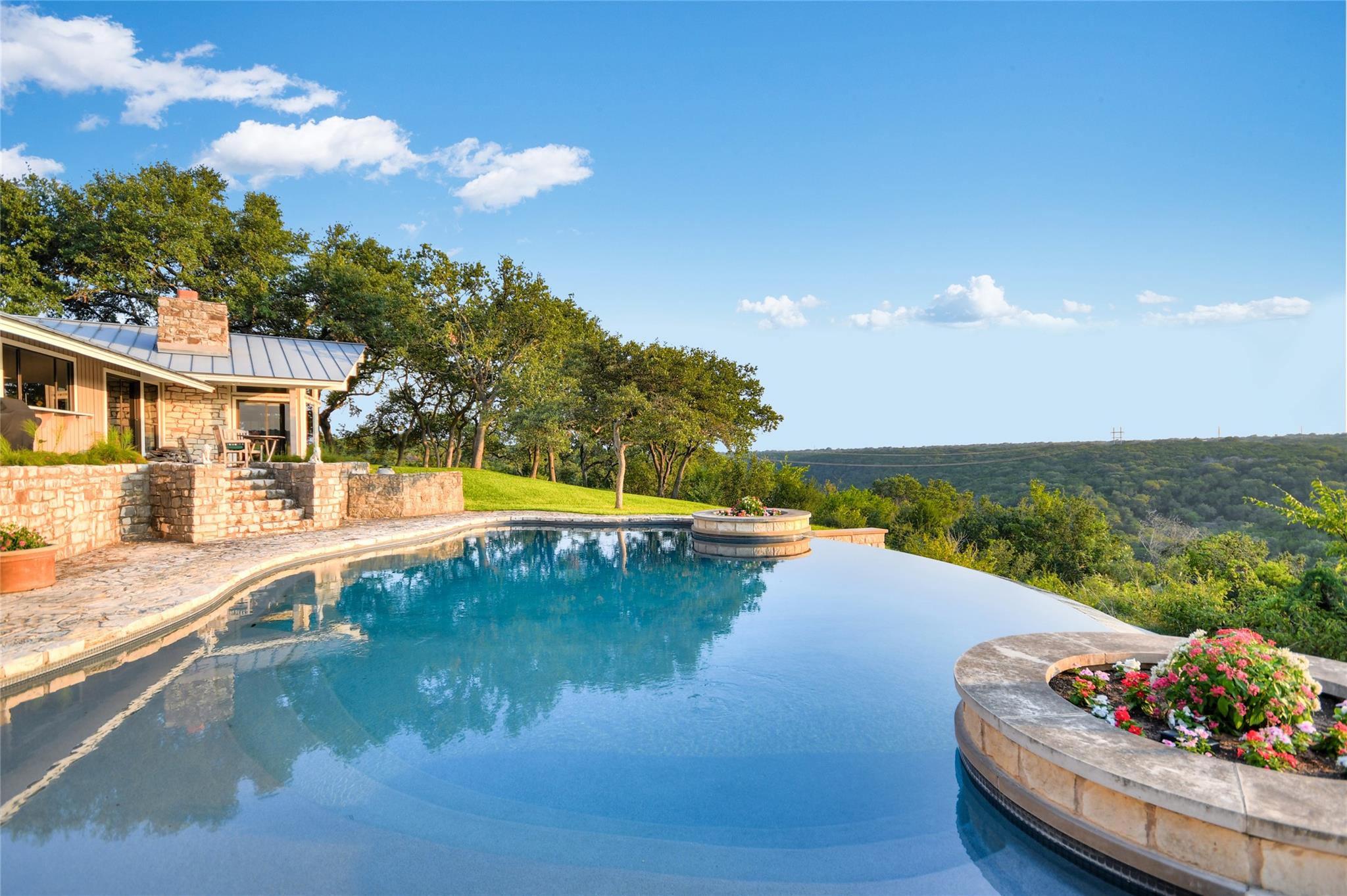 2200 CERCA VIEJO WAY