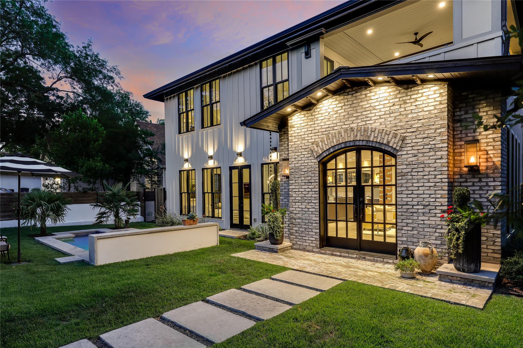 901 Wayside DR, Austin