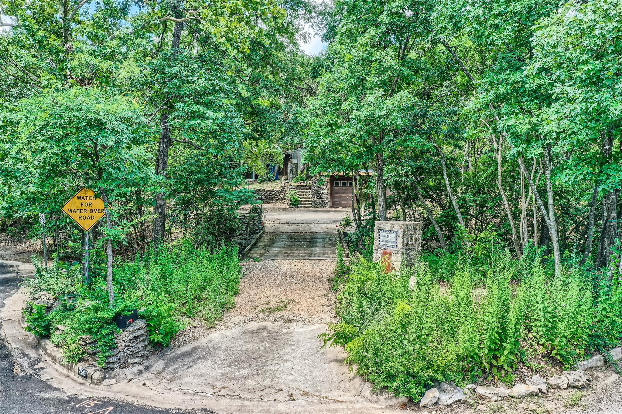 2501 Inwood PL