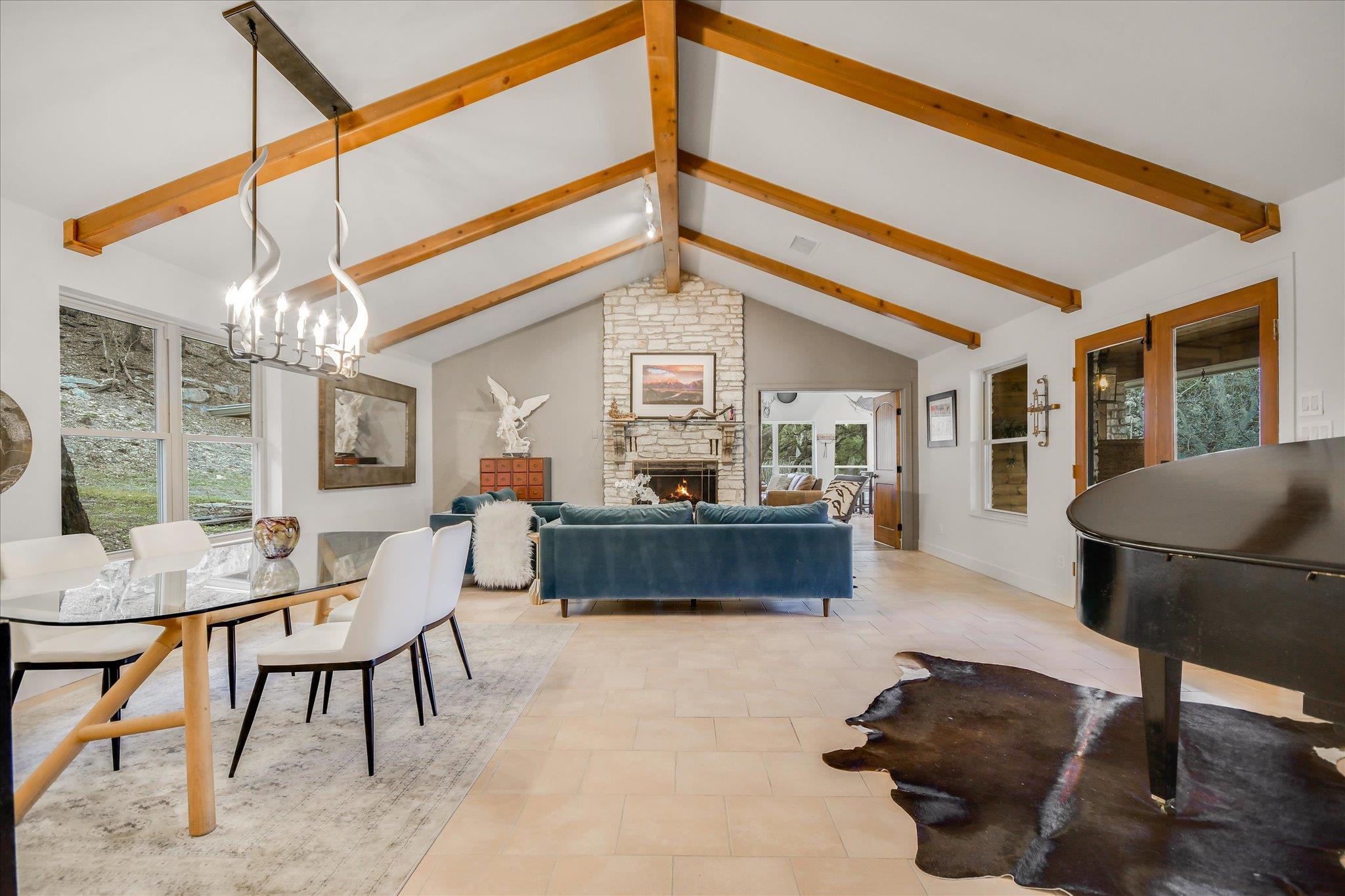 1920 River RD, Wimberley