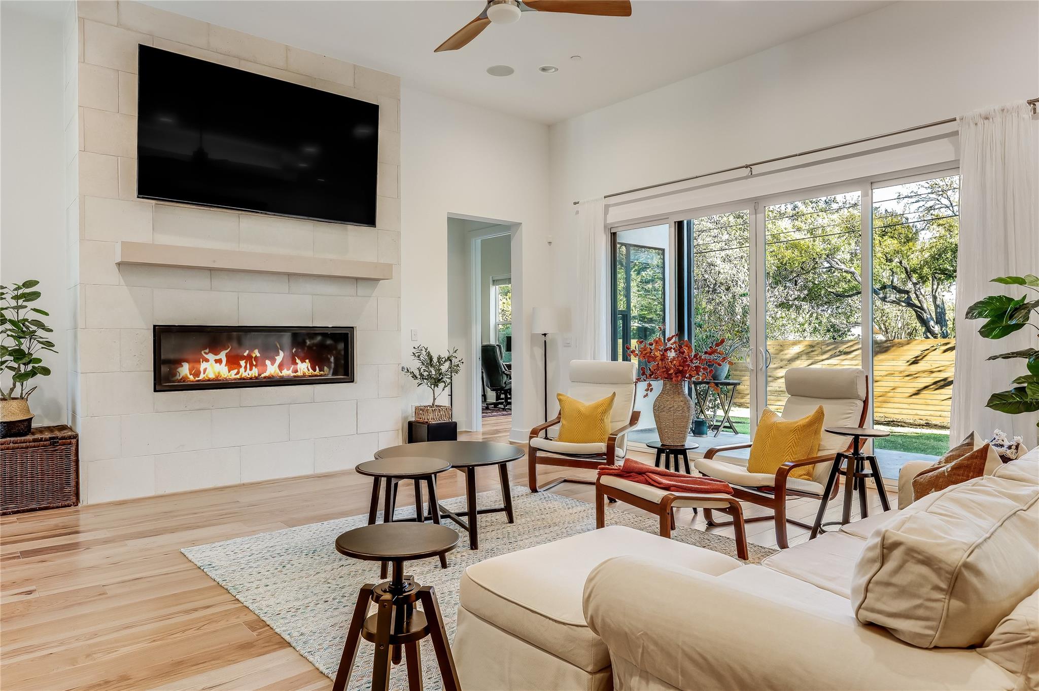 4011 Independent WAY